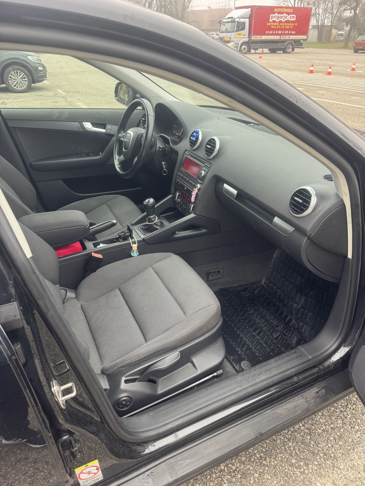 Audi A3 2,0 TDI Sportback 103kW 2011. godina TOP STANJE!, fotografija 8