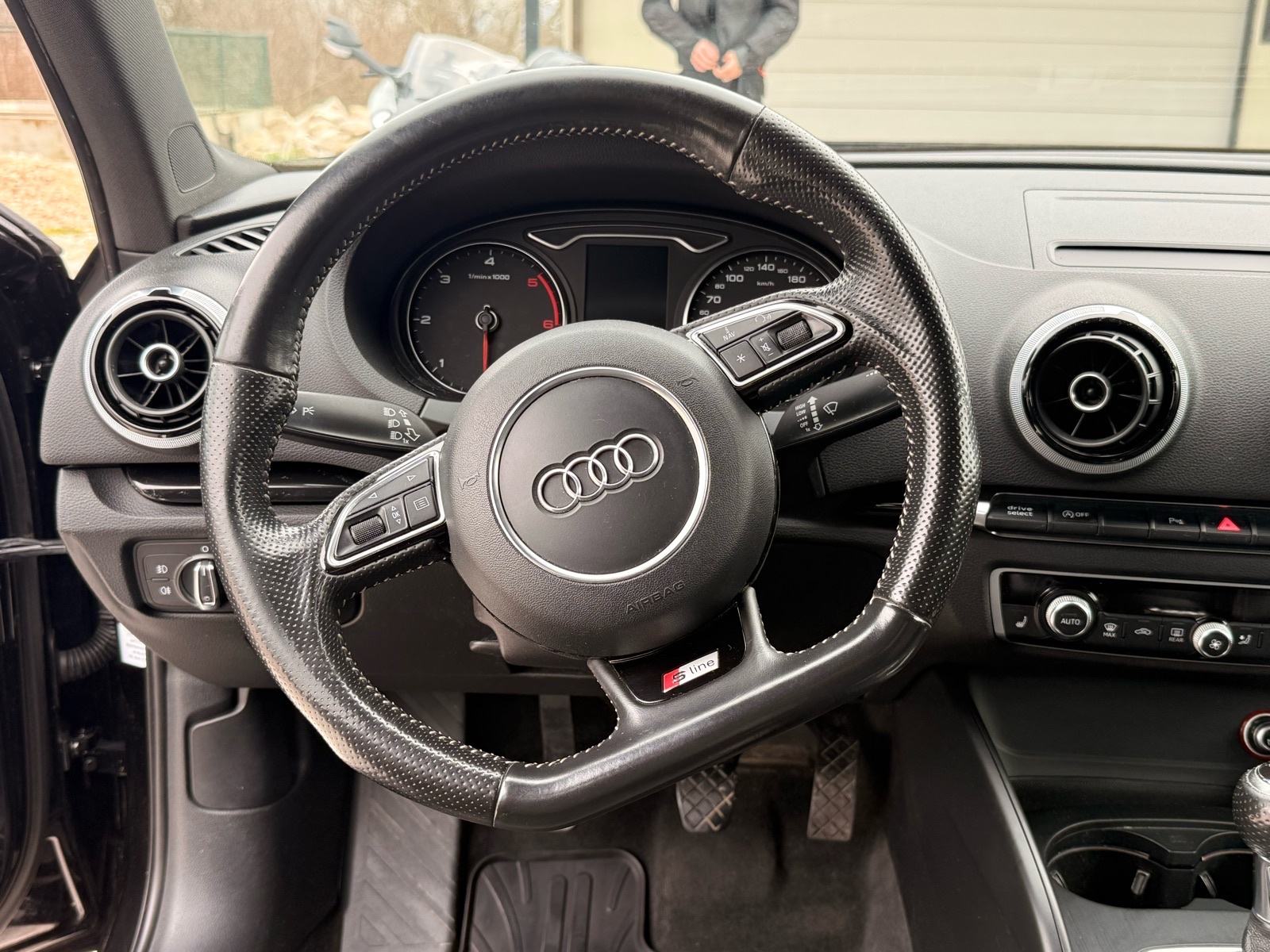 Audi A3 2,0 TDI - S LINE, fotografija 2