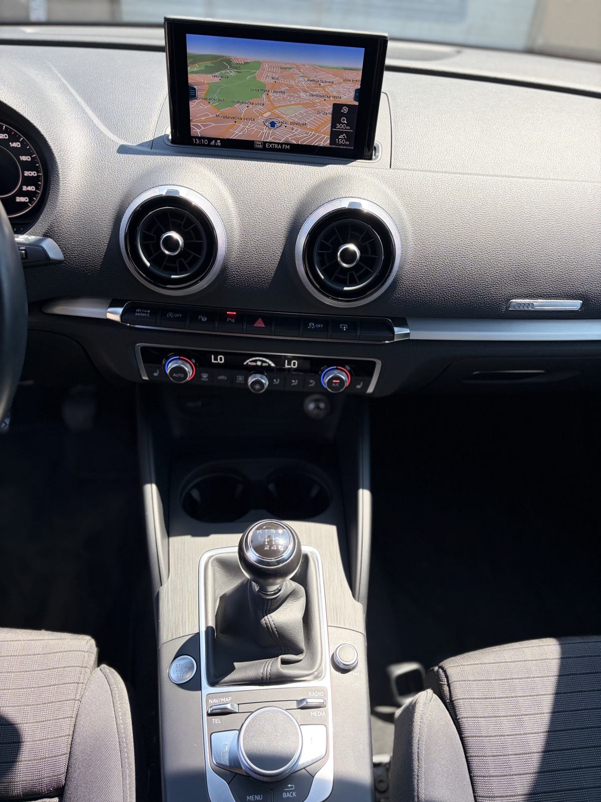 Audi A3 2,0 TDI SPORT LIMOUSINE/FACELIFT PANO, NAVI, KAMERA,, fotografija 16