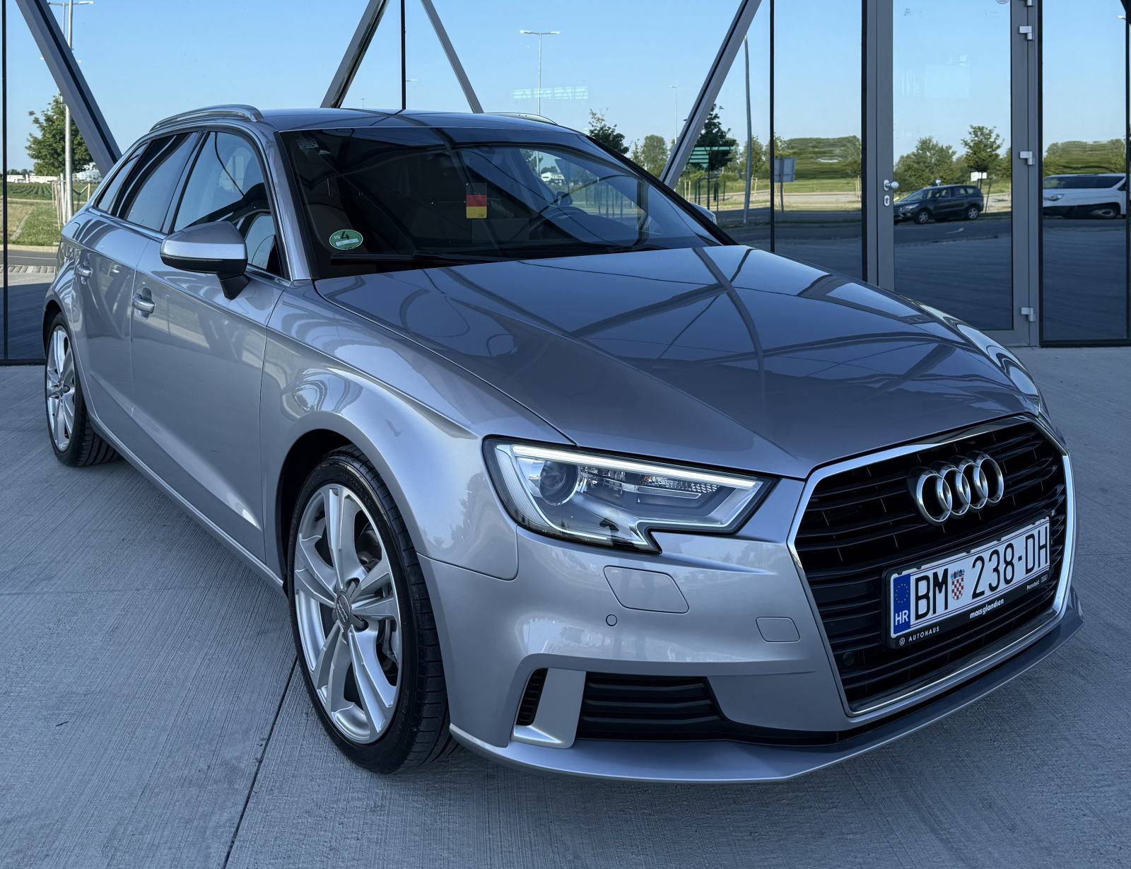 Audi A3 2,0 TDI Sport • VIRTUAL • NAVI • ALU 18 • REG 3/27 •, fotografija 3