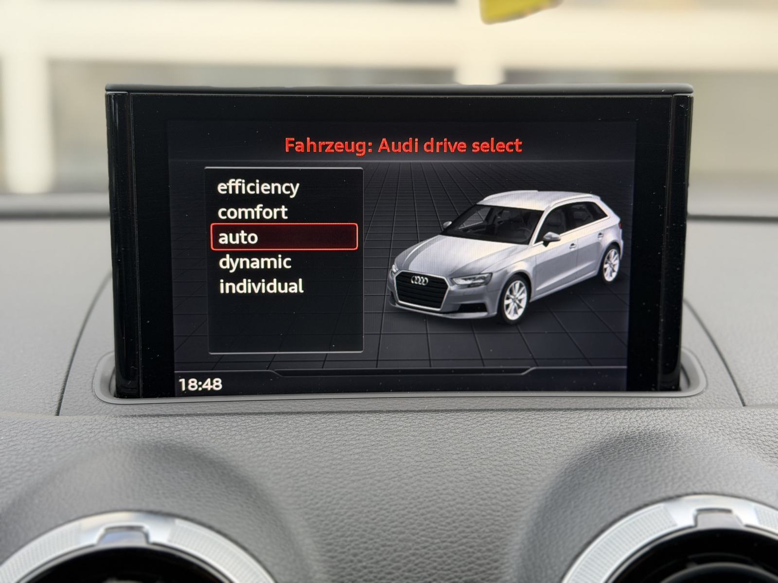 Audi A3 2,0 TDI SPORTBACK/XENON/LED/17/V.SERVIS/JAMSTVO, fotografija 16