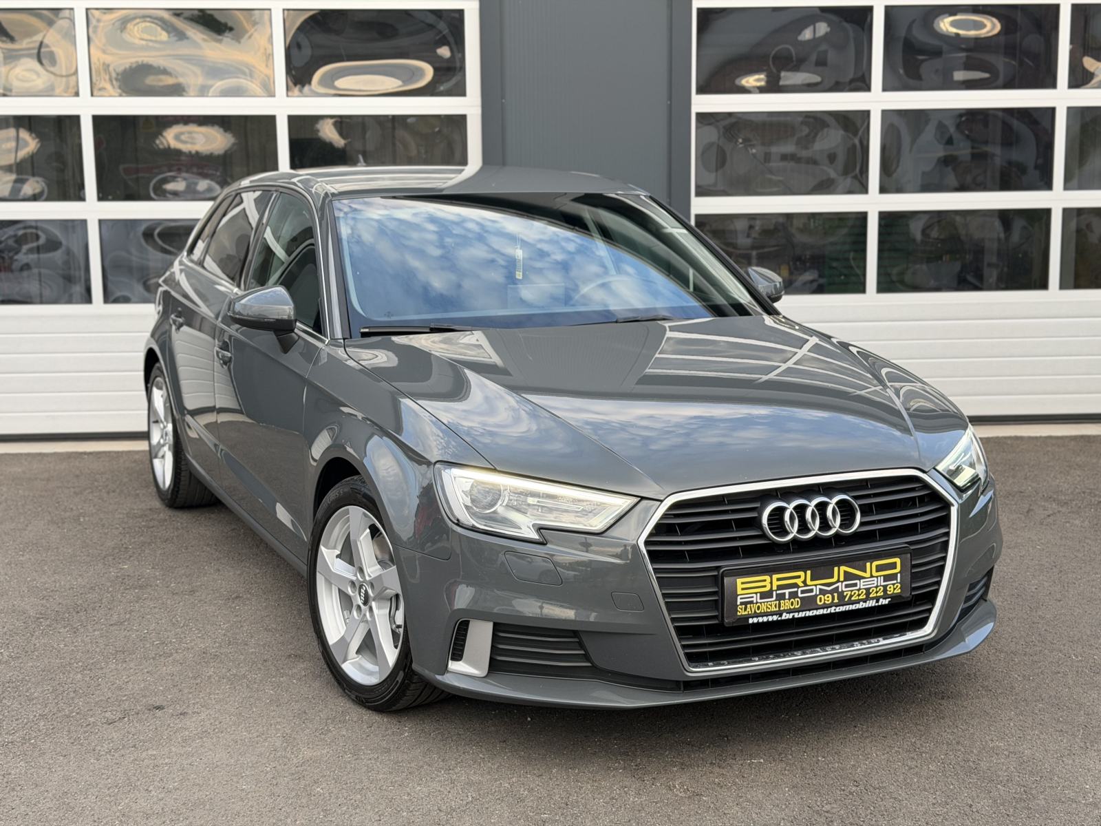Audi A3 2,0 TDI SPORTBACK/XENON/LED/17/V.SERVIS/JAMSTVO, fotografija 3
