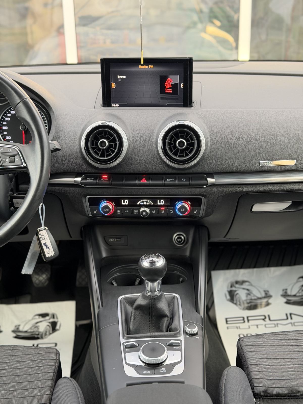 Audi A3 2,0 TDI SPORTBACK/XENON/LED/17/V.SERVIS/JAMSTVO, fotografija 14