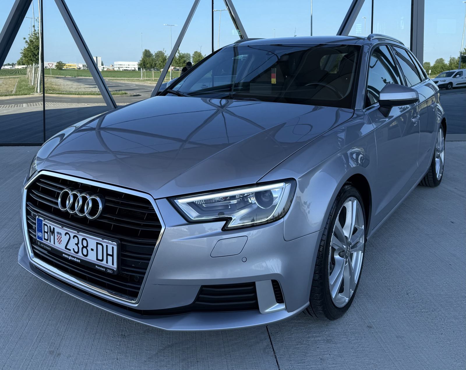 Audi A3 2,0 TDI Sport • VIRTUAL • NAVI • ALU 18 • REG 3/27 •, fotografija 4
