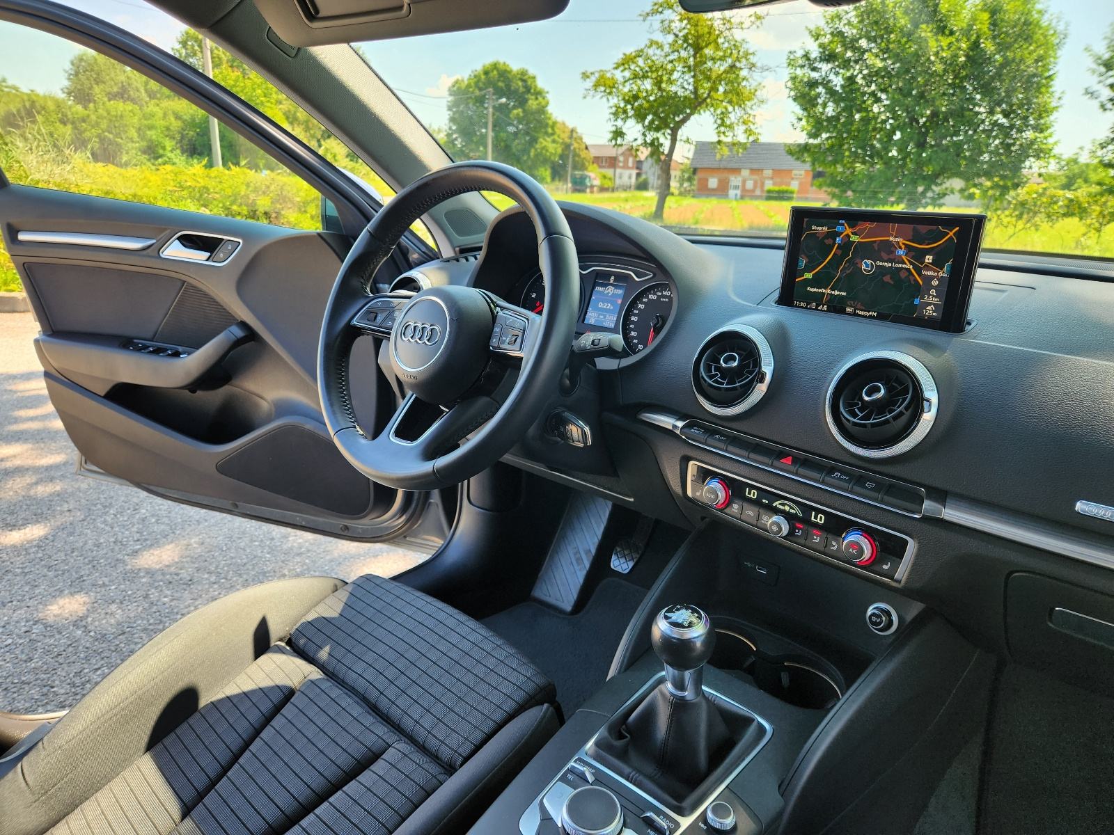 Audi A3 2,0 TDI SPORT* Xenon* Led* Navi* Sound*, fotografija 11