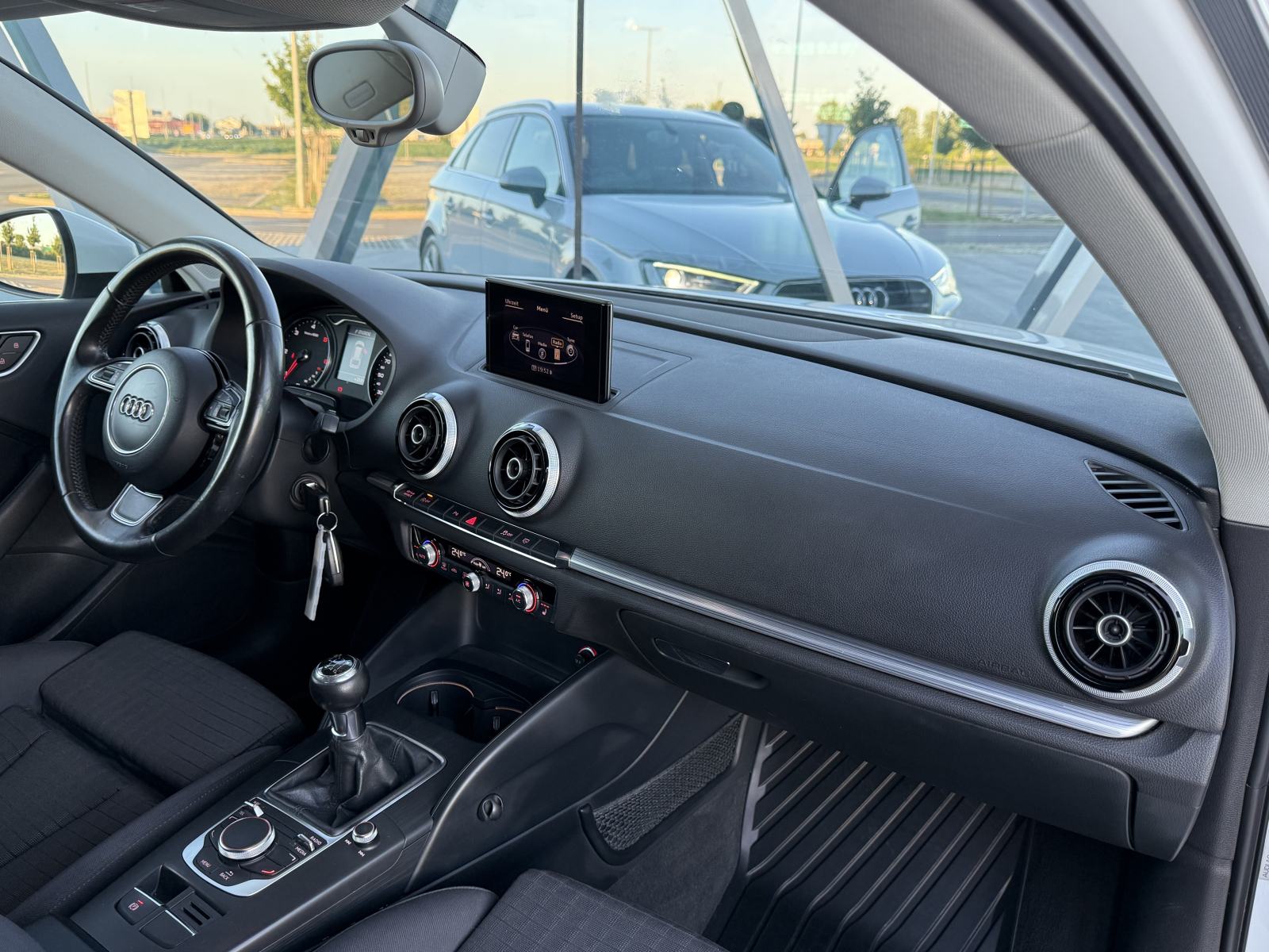 Audi A3 2,0 TDI Sport • XENON • LED • ALU 17 • REG 5/27 •, fotografija 14