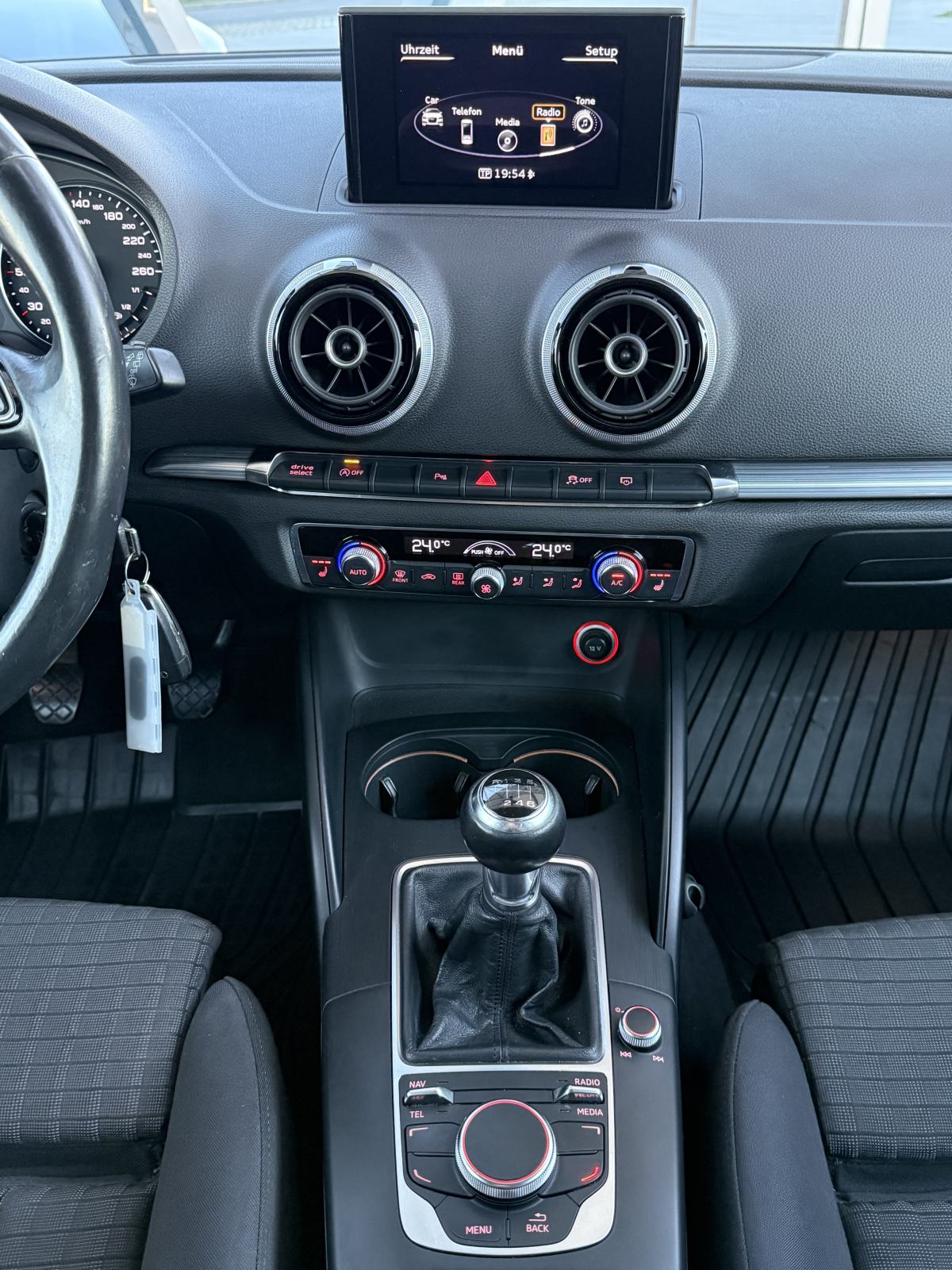 Audi A3 2,0 TDI Sport • XENON • LED • ALU 17 • REG 5/27 •, fotografija 13