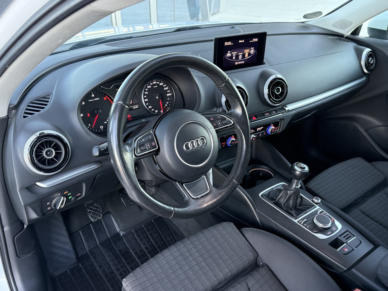 Audi A3 2,0 TDI Sport • XENON • LED • ALU 17 • REG 5/27 •, fotografija 10