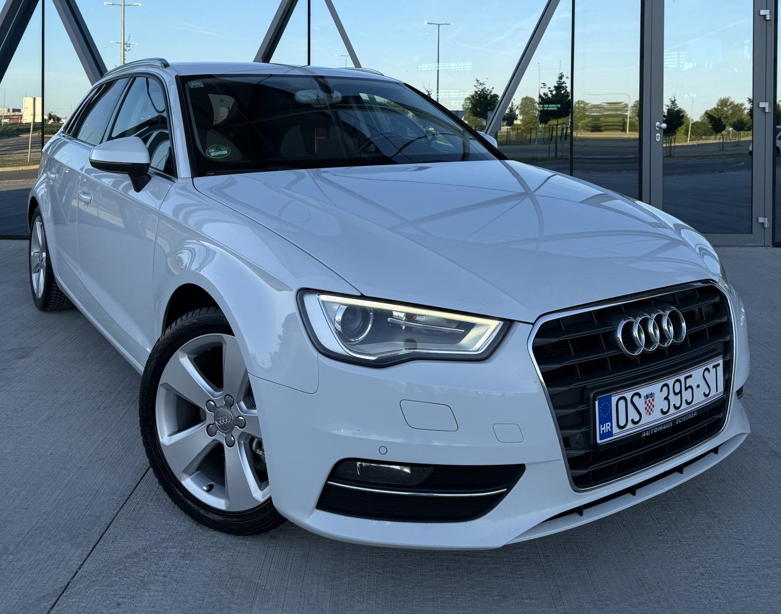 Audi A3 2,0 TDI Sport • XENON • LED • ALU 17 • REG 5/27 •, fotografija 4