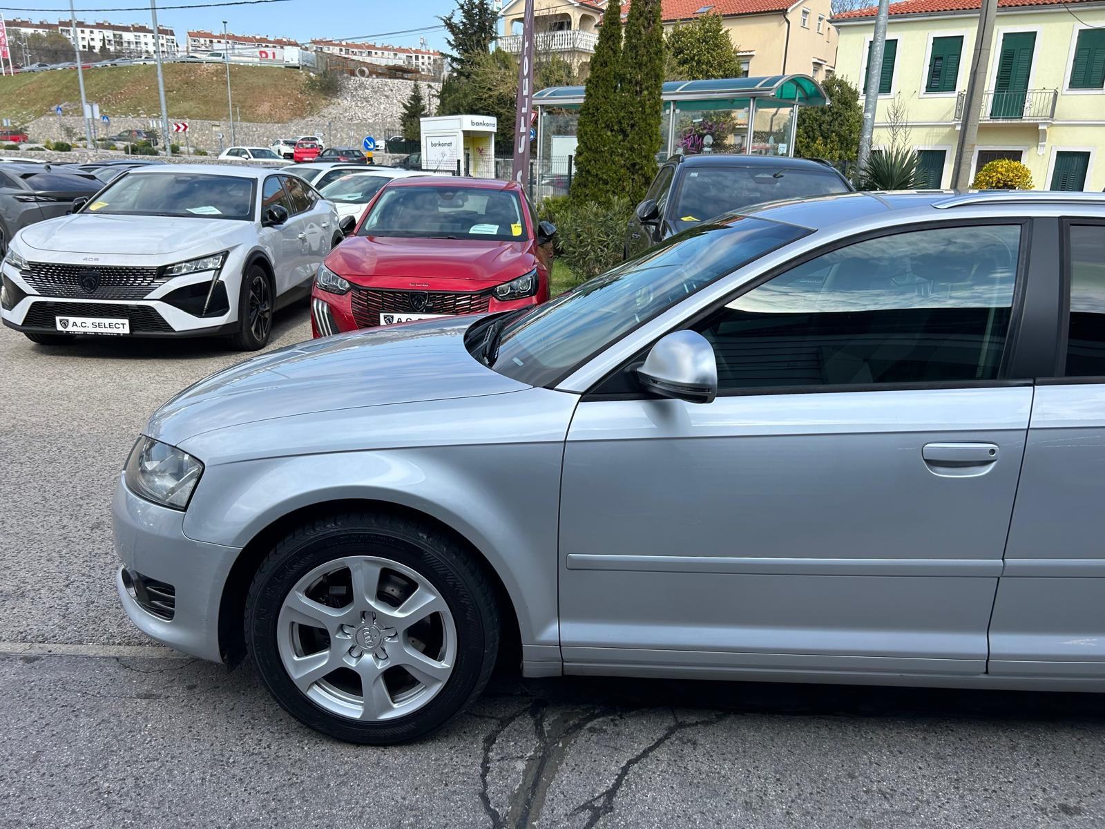 Audi A3 2.0 TDI Sportback - Quattro - SERVISNA - GARANCIJA - REG1GOD, fotografija 4