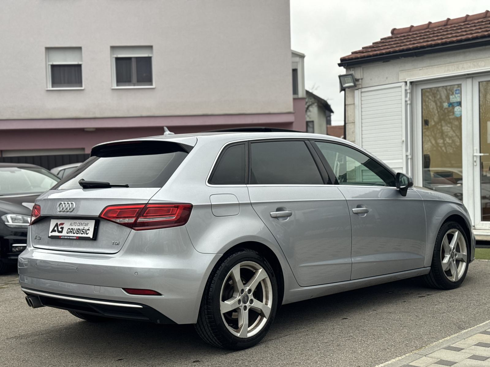 Audi A3 2,0 TDI S-tronic *Automatik* *Panorama* *1.vlasnik* *Jamstvo*, fotografija 5