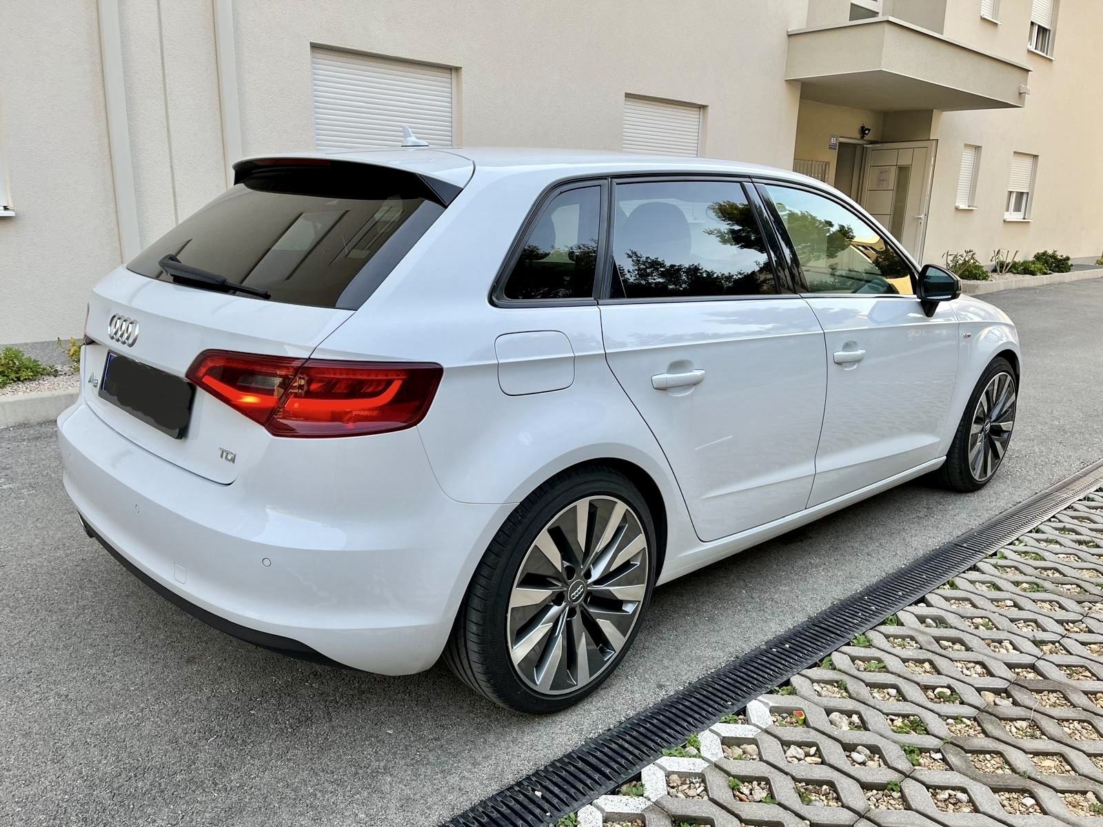 Audi A3 2.0 TDI.S-Tronic.Black optic., fotografija 2