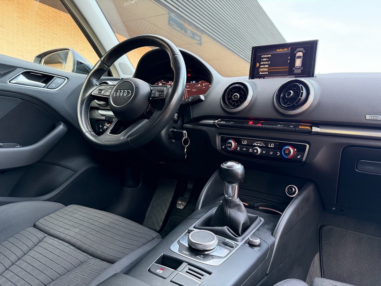 Audi A3 2,0 TDI- UltraBlack/1.Vlasnik/Virtual/LED/ISOFIX/Servisna, fotografija 10