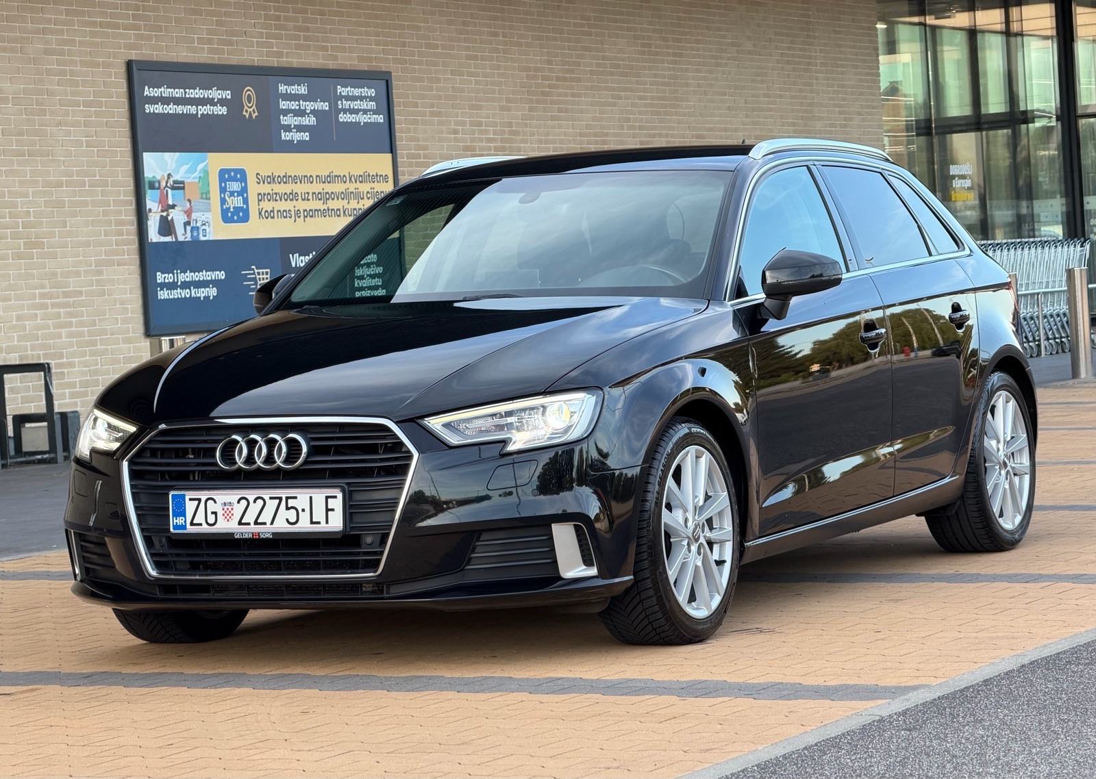 Audi A3 2,0 TDI- UltraBlack/1.Vlasnik/Virtual/LED/ISOFIX/Servisna, fotografija 2