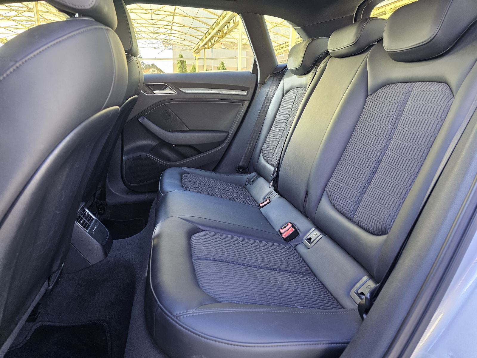 AUDI*A3*2015.G*1.6 TDI-110KS*5 VRATA*LED*ALU*KOŽA*NAVI*9980E, fotografija 20