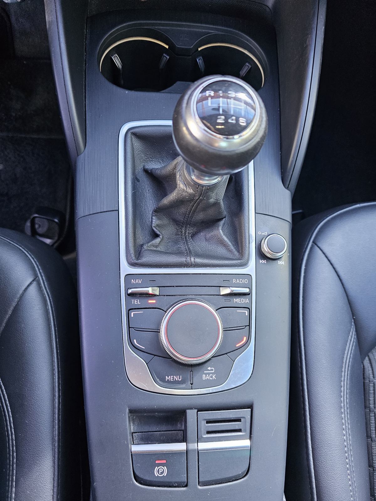 AUDI*A3*2015.G*1.6 TDI-110KS*5 VRATA*LED*ALU*KOŽA*NAVI*9980E, fotografija 16