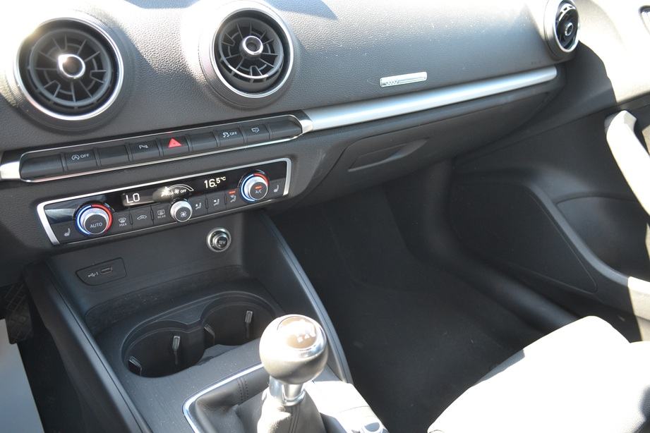 Audi A3 30 TDI * SERVISNA * LEASING 1-5 god * VIRTUAL *, fotografija 10
