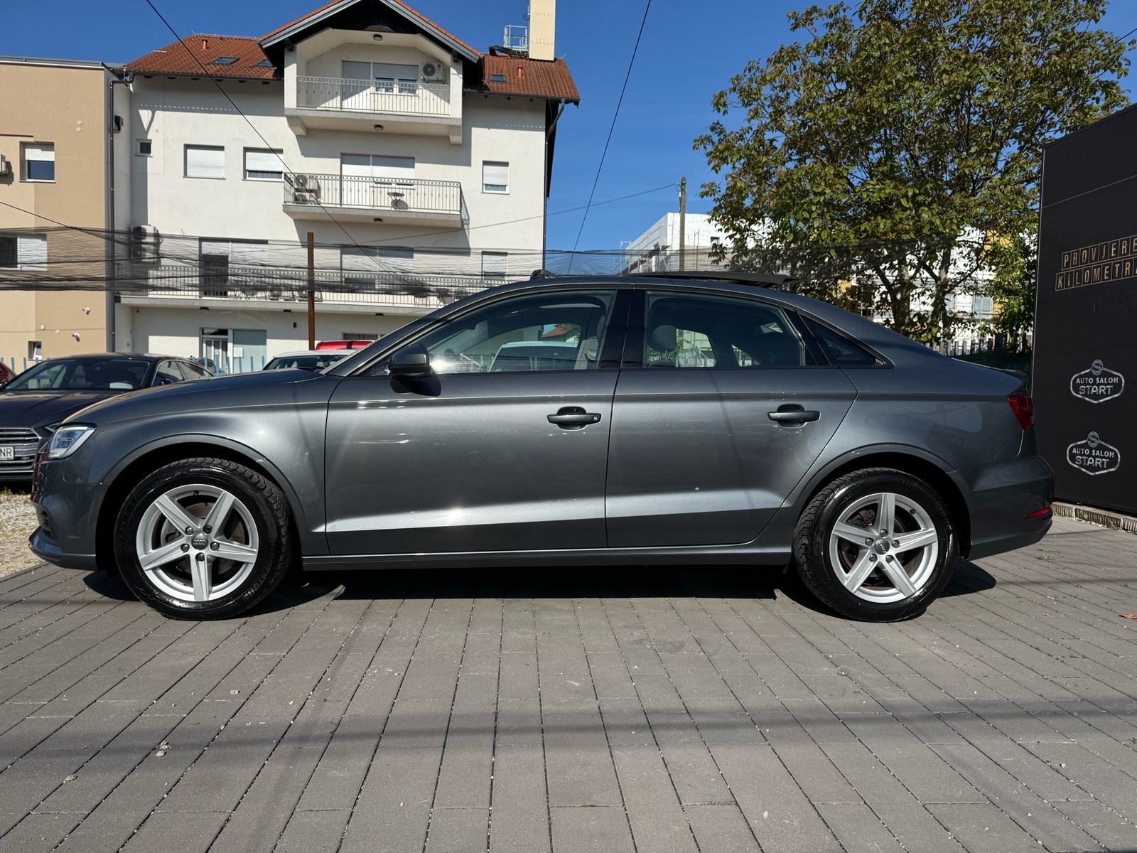 Audi A3 30 TDI AUTOMATIK / PANORAMA / XENON / 2xALU / JAMSTVO, fotografija 8