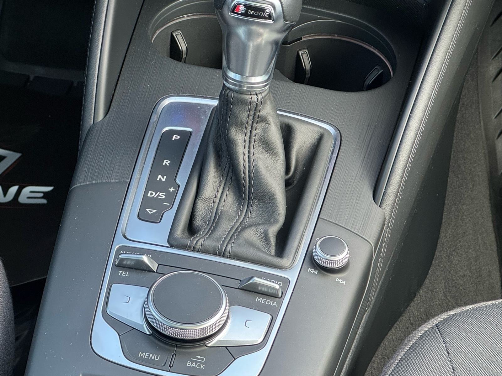 Audi A3 30 TDI AUTOMATIK / PANORAMA / XENON / 2xALU / JAMSTVO, fotografija 10