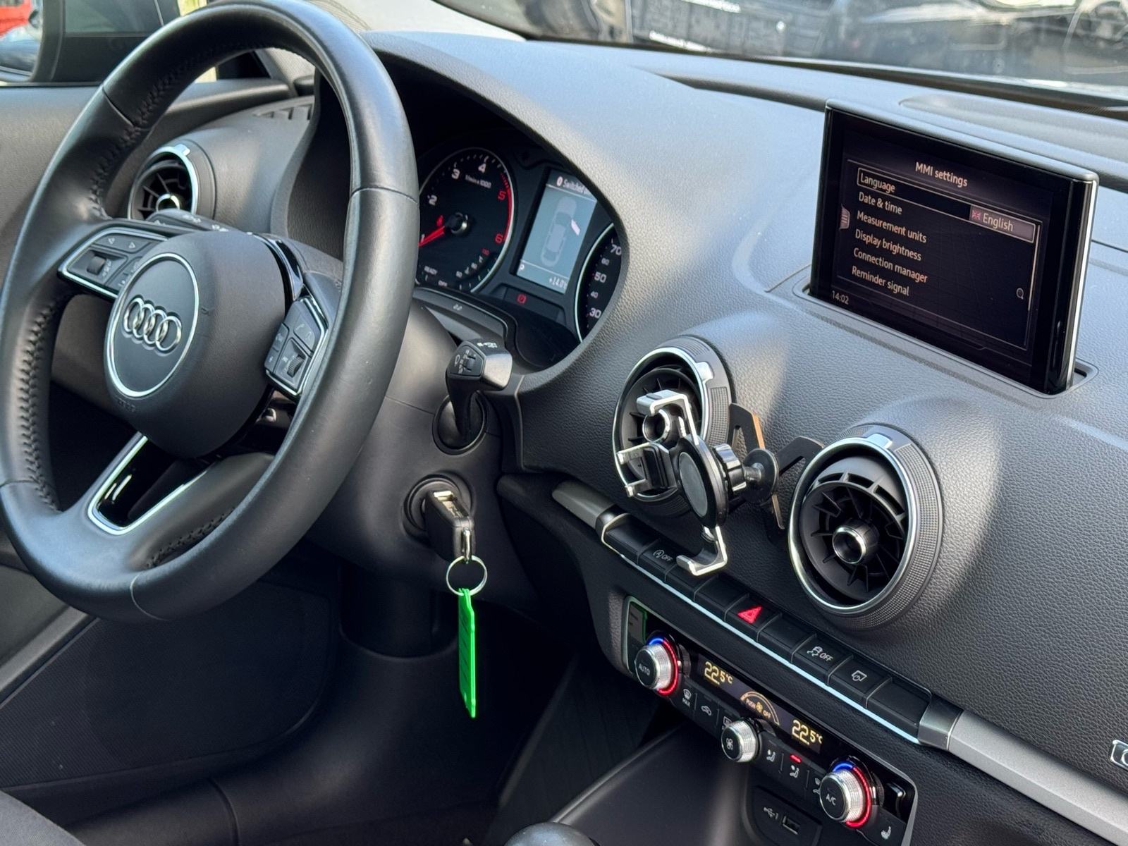 Audi A3 30 TDI AUTOMATIK / PANORAMA / XENON / 2xALU / JAMSTVO, fotografija 14