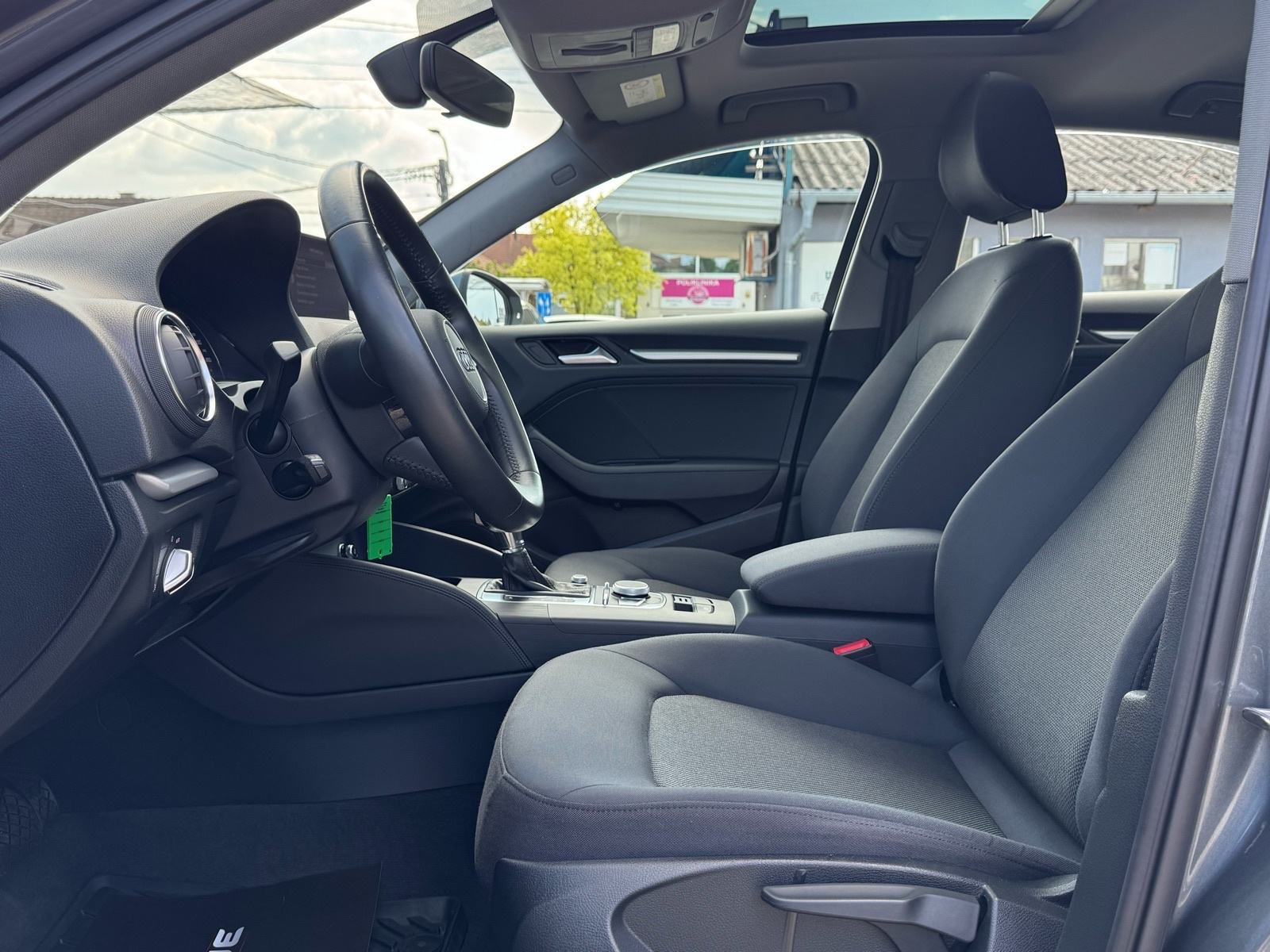 Audi A3 30 TDI AUTOMATIK / PANORAMA / XENON / 2xALU / JAMSTVO, fotografija 19