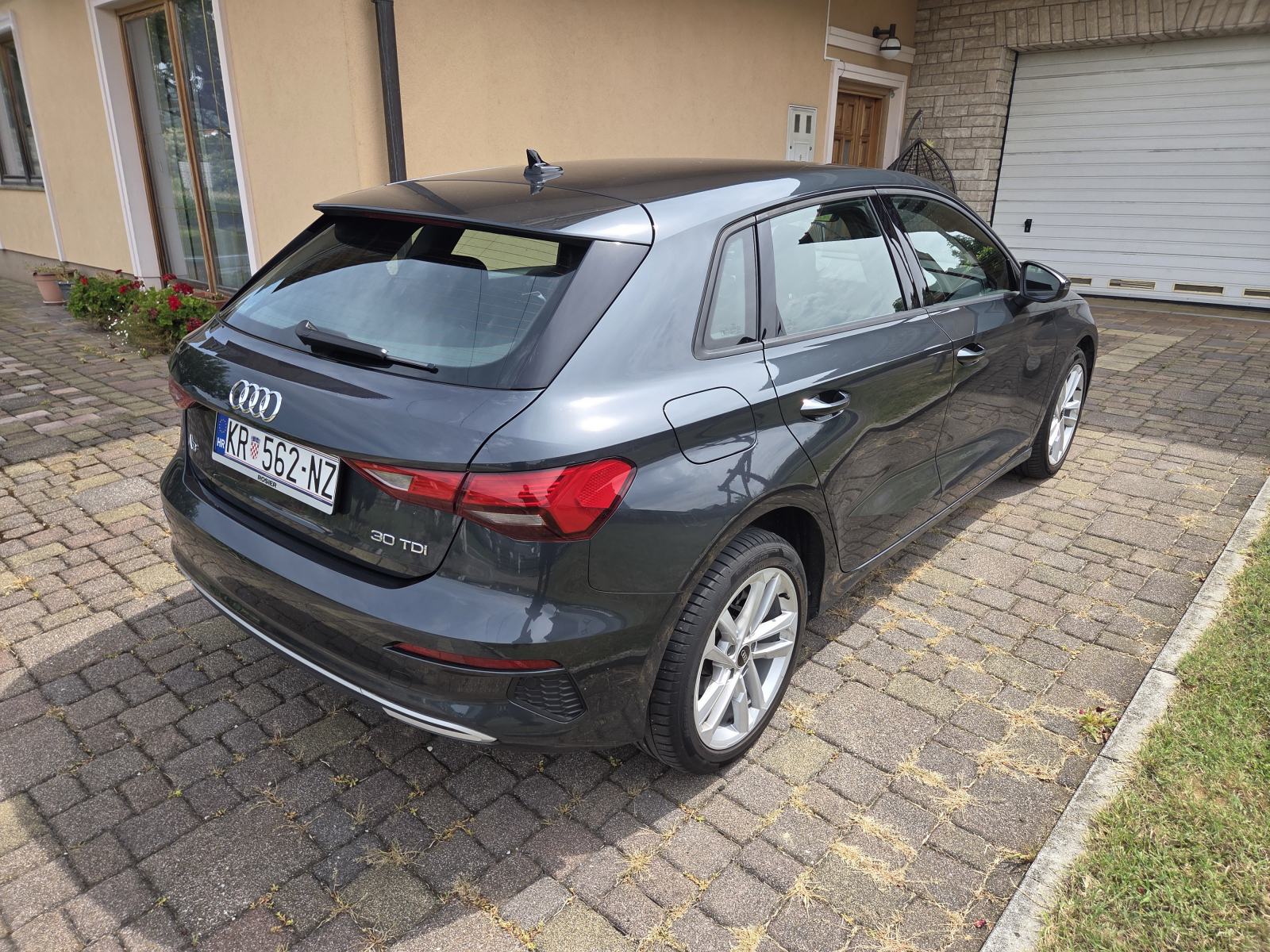 Audi A3 TDI automatik, novi model, advanced, reg 05/2027, 41000 km,PDV, fotografija 5