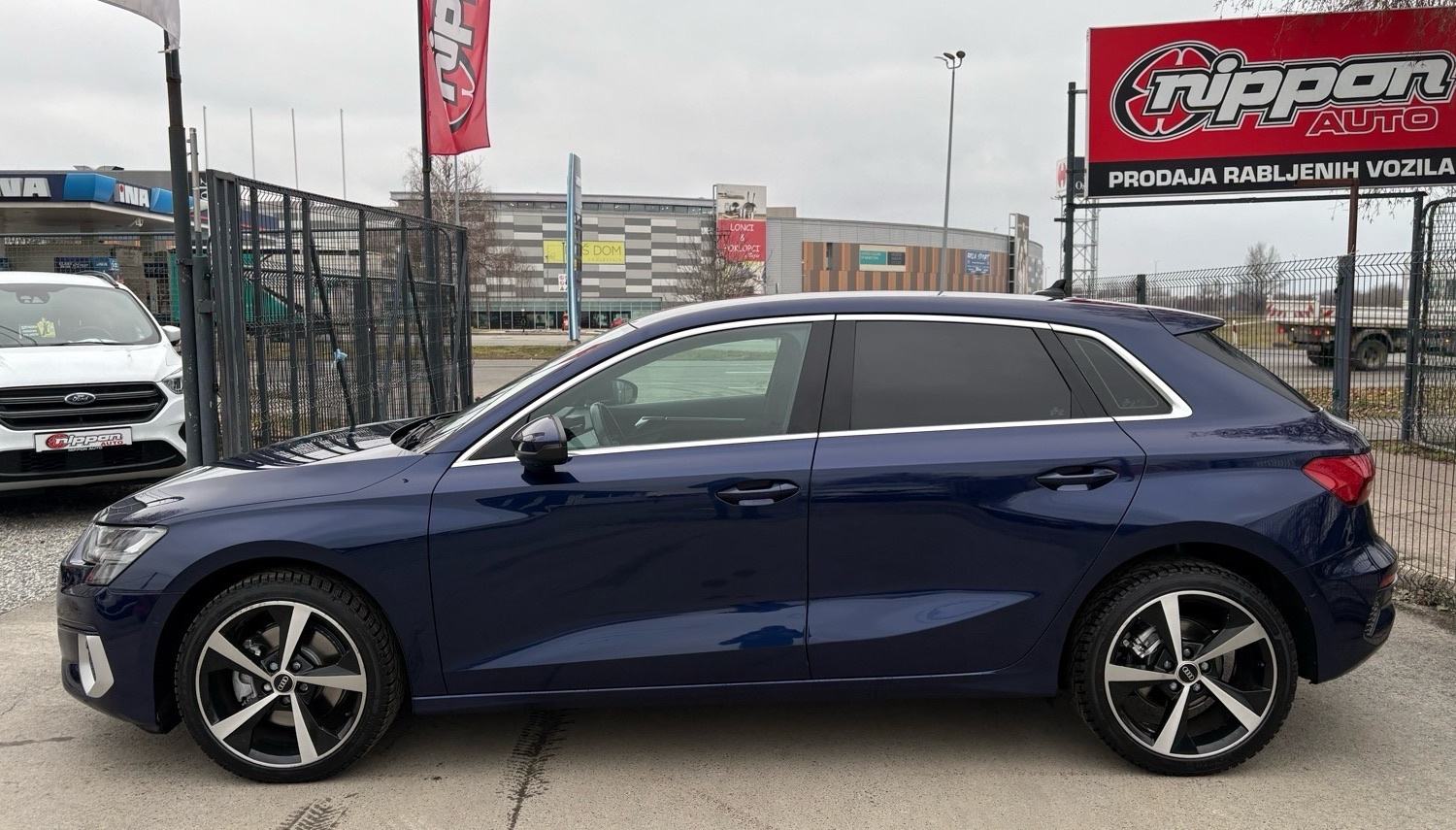 Audi A3 30 TDI Sportback S-tronic NAVI - VIRTUAL - LEASING RATA 305 €, fotografija 3