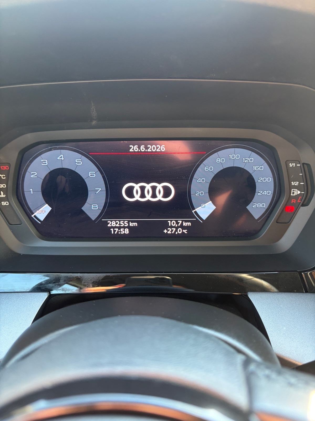 Audi A3 30 TFSI 1,0 TFSI 28 255km Ostecen od leda LEASING, fotografija 17