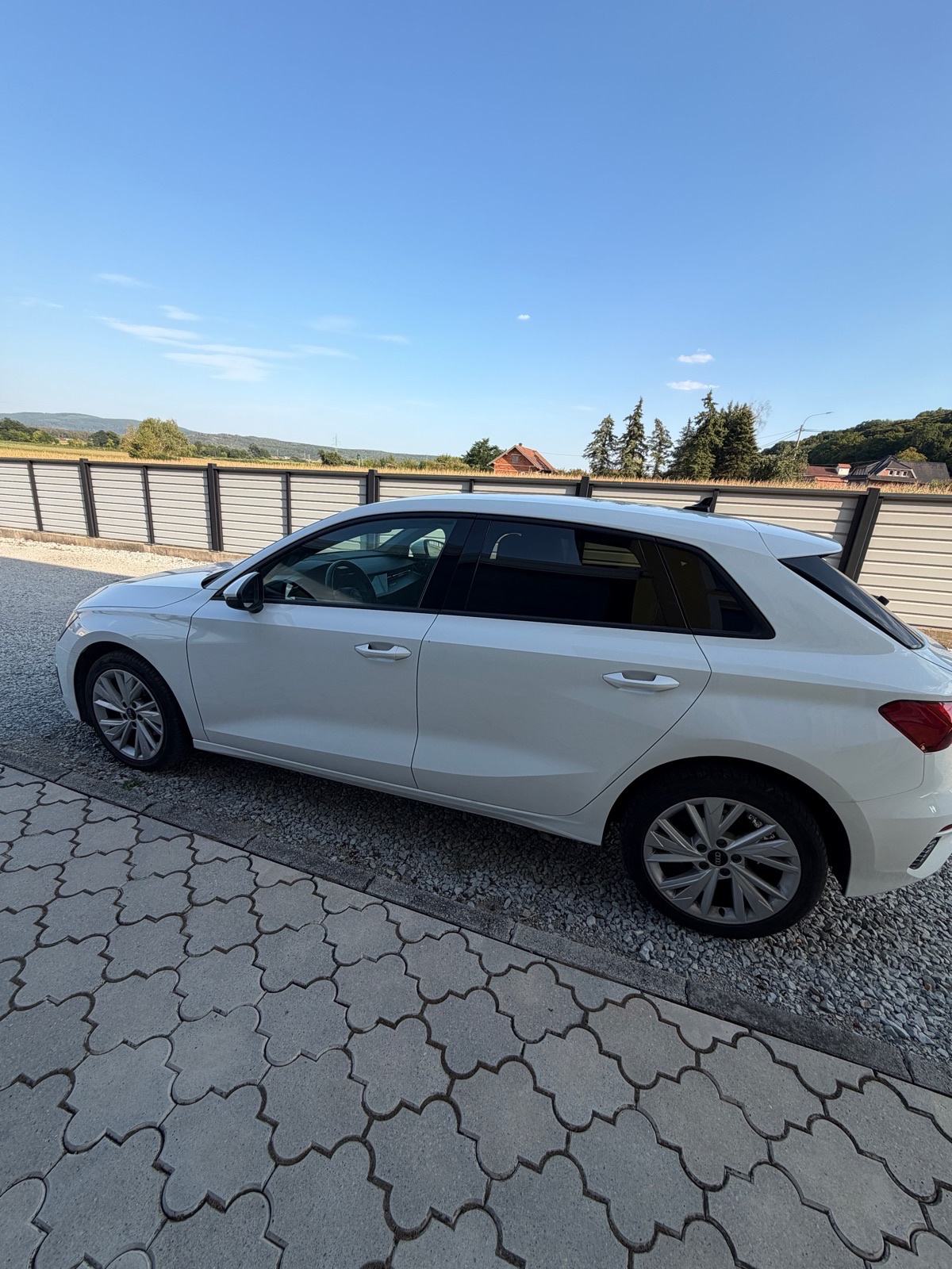 Audi A3 30 TFSI 1,0 TFSI 28 255km Ostecen od leda LEASING, fotografija 6