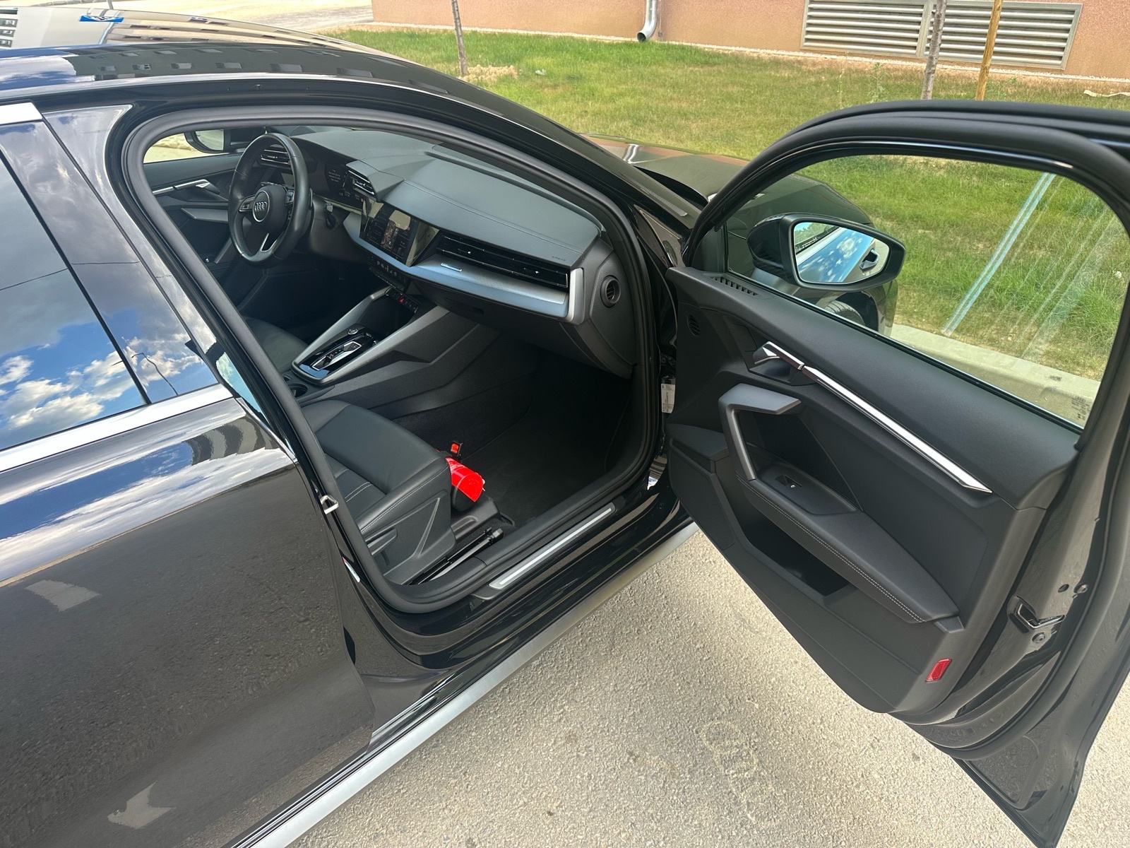 Audi A3 30 TFSI Sedan S-line S-tronic, Kamera, ACC, Koža, PDV, 19”alu, fotografija 11