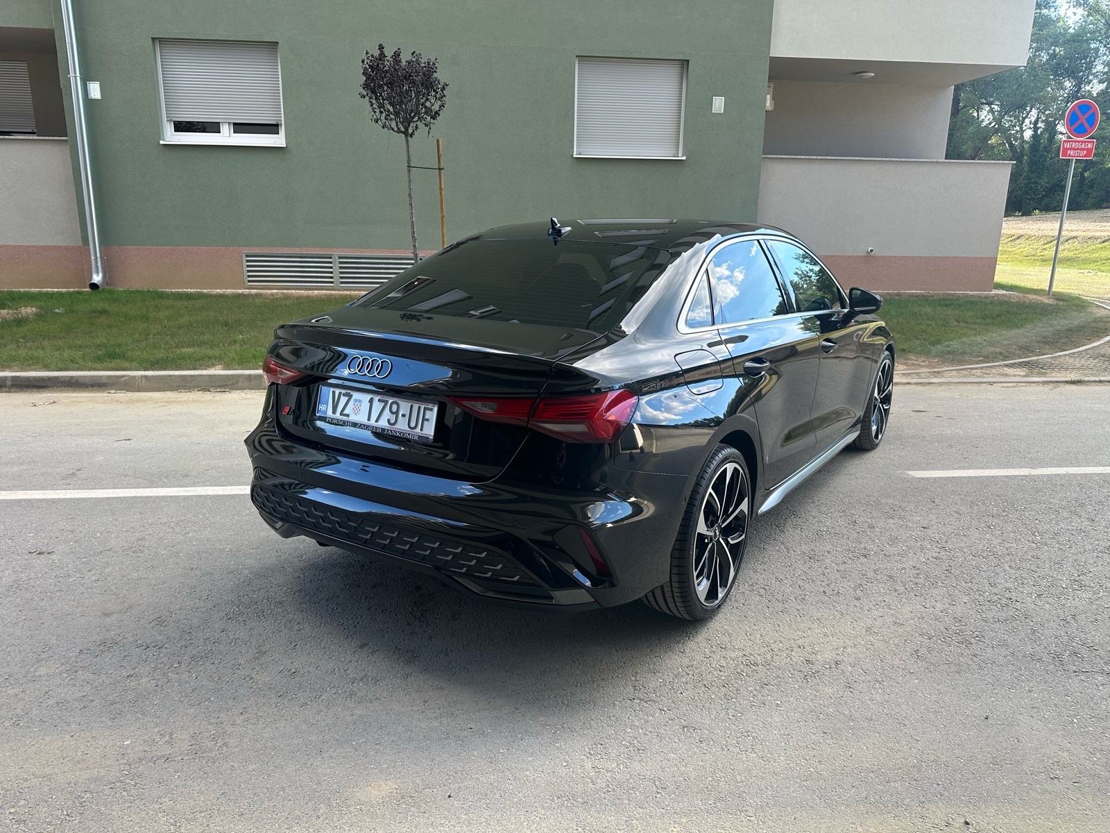 Audi A3 30 TFSI Sedan S-line S-tronic, Kamera, ACC, Koža, PDV, 19”alu, fotografija 8