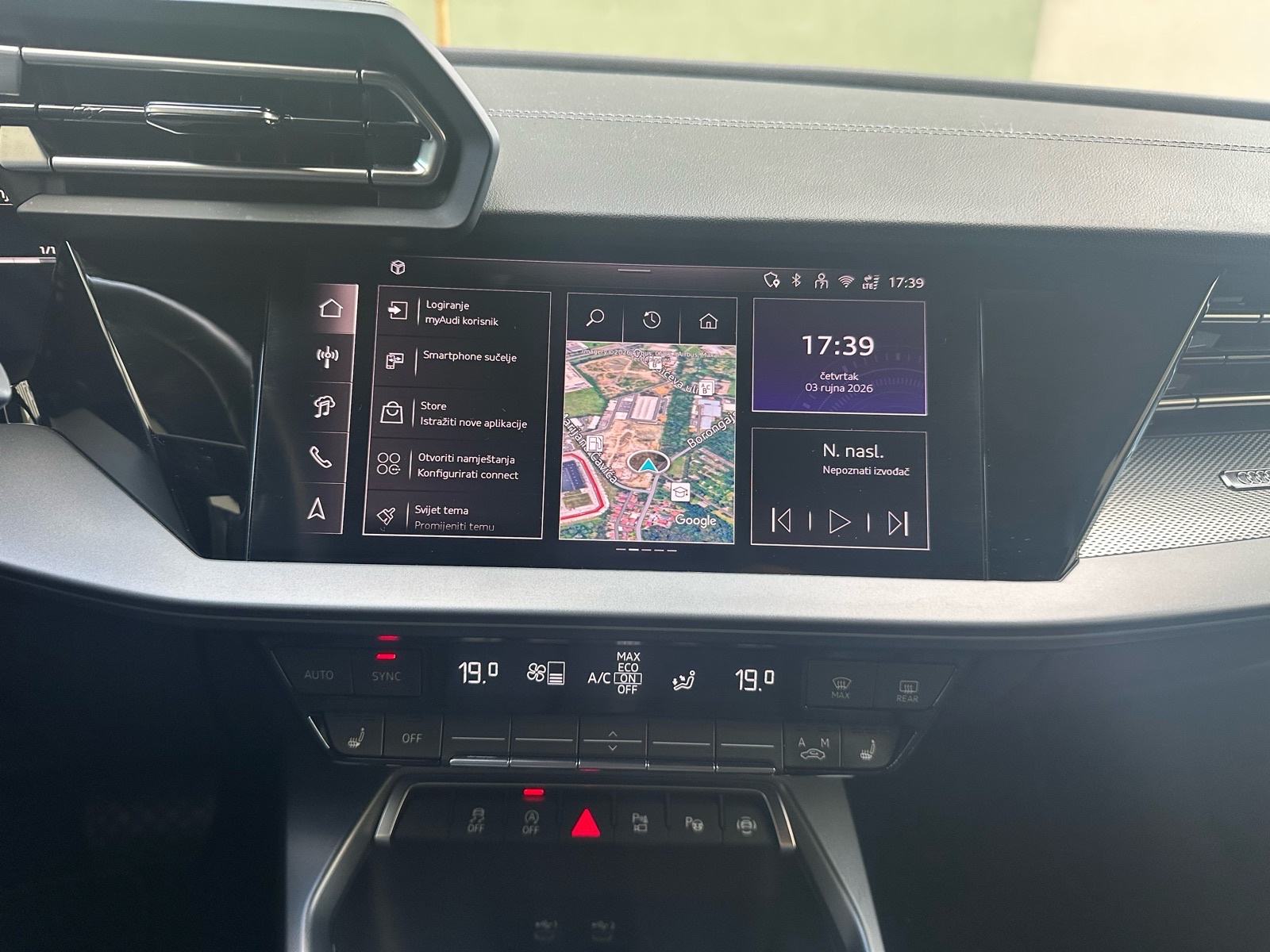 Audi A3 30 TFSI Sedan S-line S-tronic, Kamera, ACC, Koža, PDV, 19”alu, fotografija 15