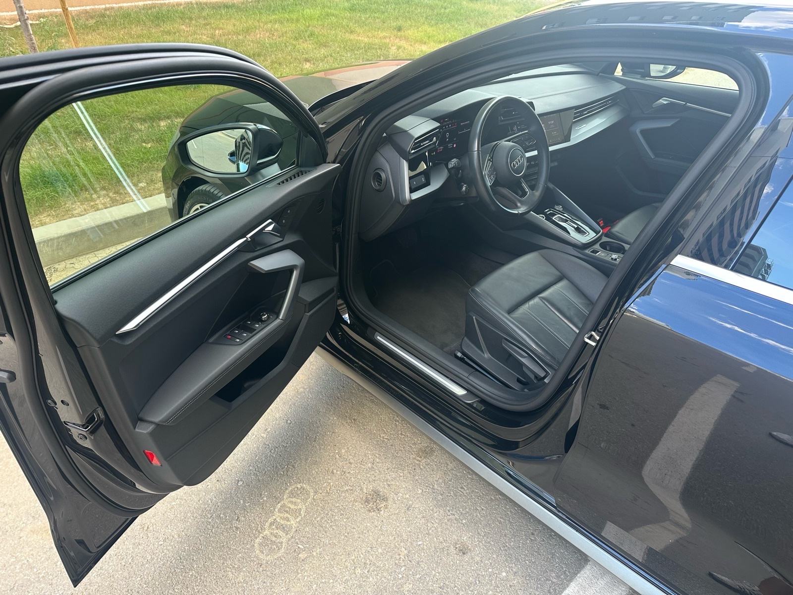 Audi A3 30 TFSI Sedan S-line S-tronic, Kamera, ACC, Koža, PDV, 19”alu, fotografija 9