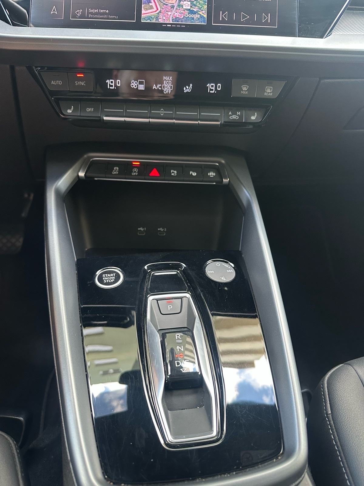 Audi A3 30 TFSI Sedan S-line S-tronic, Kamera, ACC, Koža, PDV, 19”alu, fotografija 14