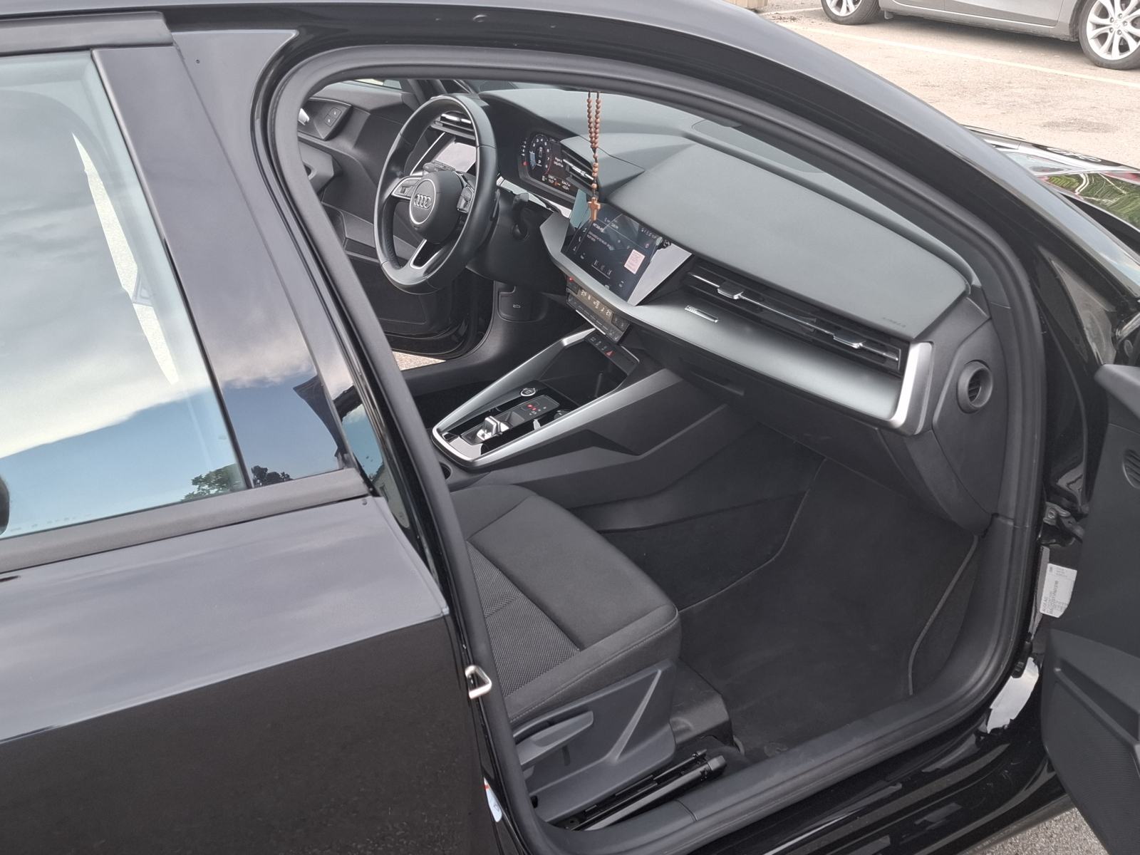 Audi A3 Limousine 30 TFSI S-tronic Limited Mild Hybrid reg. 09/26., fotografija 2