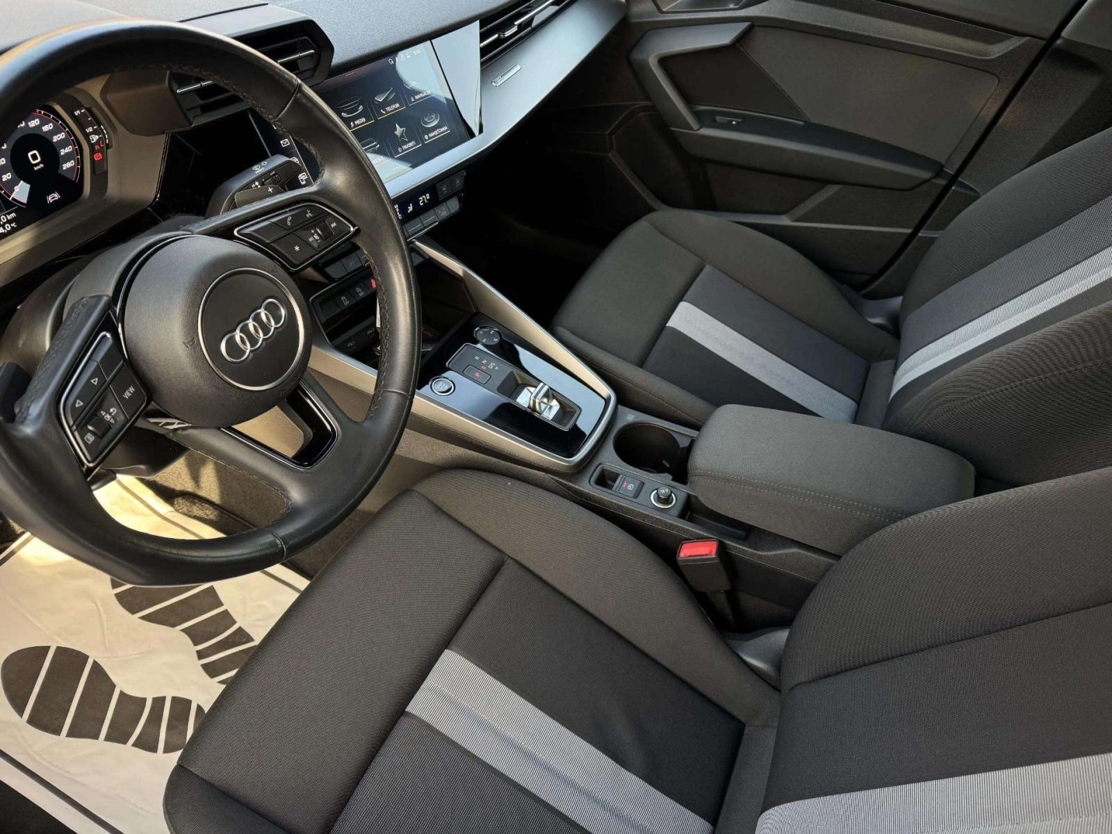 AUDI A3 30 TFSI *S tronic* 67000KM**1.VL** SERVIS**, fotografija 9