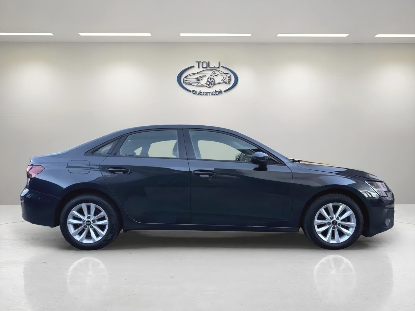AUDI A3 30 TFSI S tronic**58.000KM* 2023.* U PDV-U***, fotografija 2
