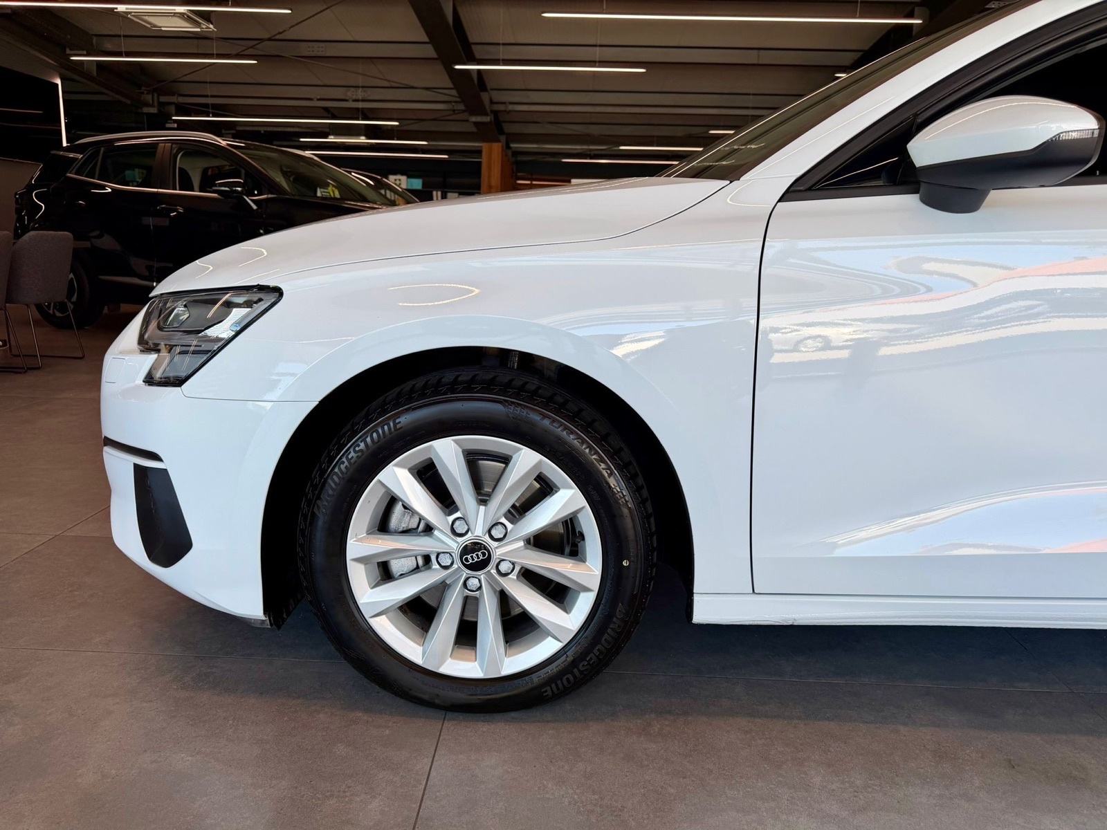 Audi A3 35 TDI Limuzina S-Tronic NAVI • VIRTUAL • ALU16" • LEASING, fotografija 11