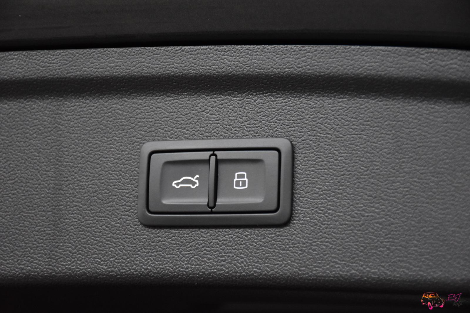 Audi A3 35 TDI S-LINE PANORAMA ACC MATRIX KAMERA MASAŽA, fotografija 18