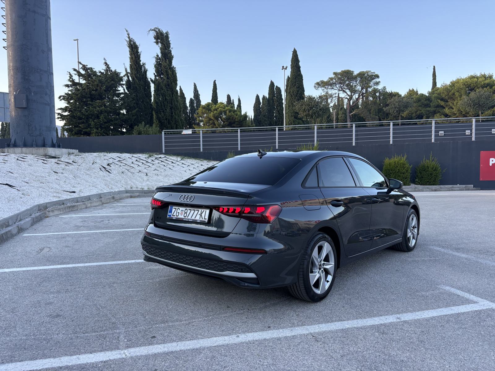 Audi A3 Limousine 35TDI S tr Advanced +,1. vlasnica, kao nov reg. 6/27, fotografija 5