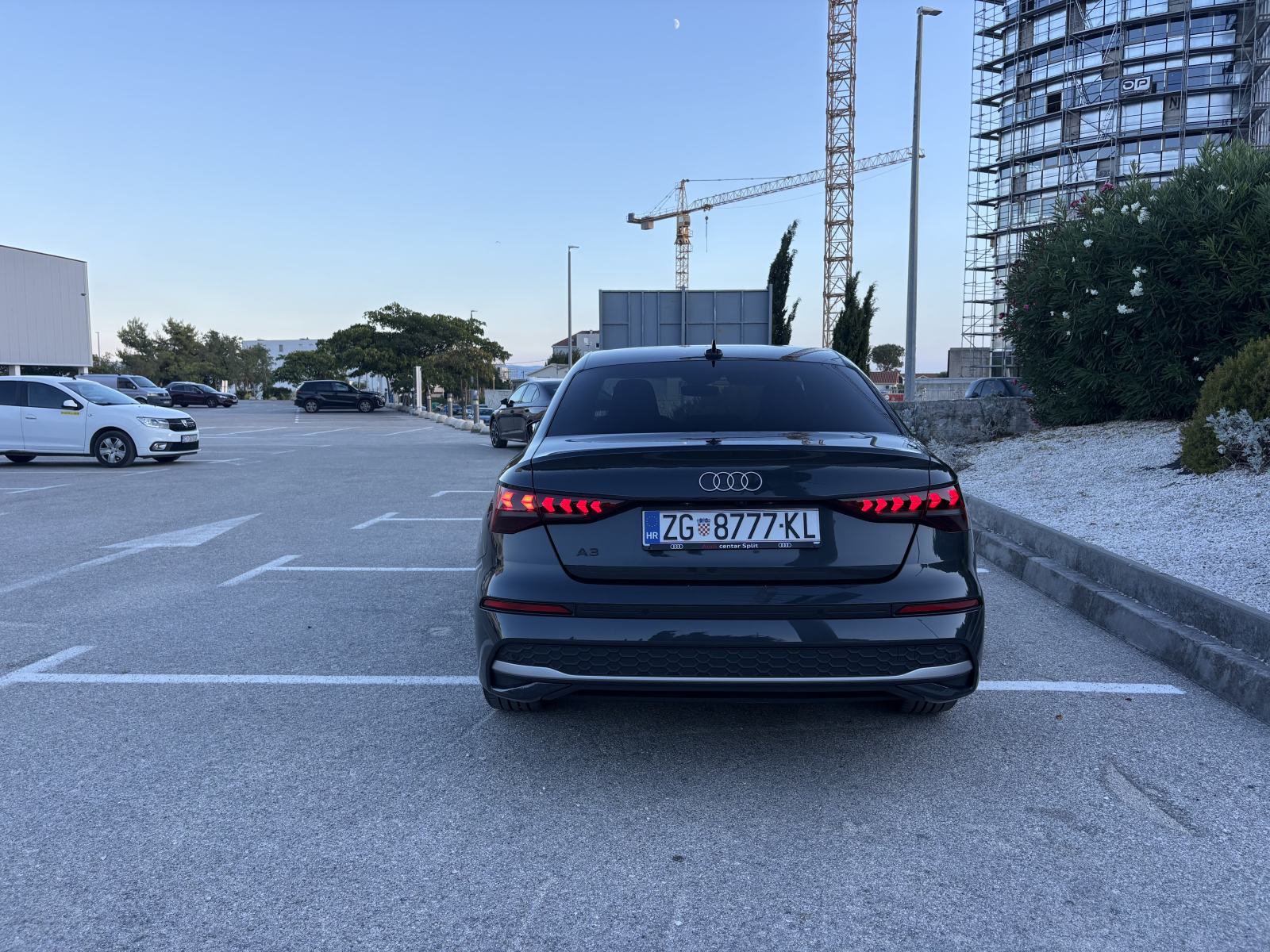 Audi A3 Limousine 35TDI S tr Advanced +,1. vlasnica, kao nov reg. 6/27, fotografija 6