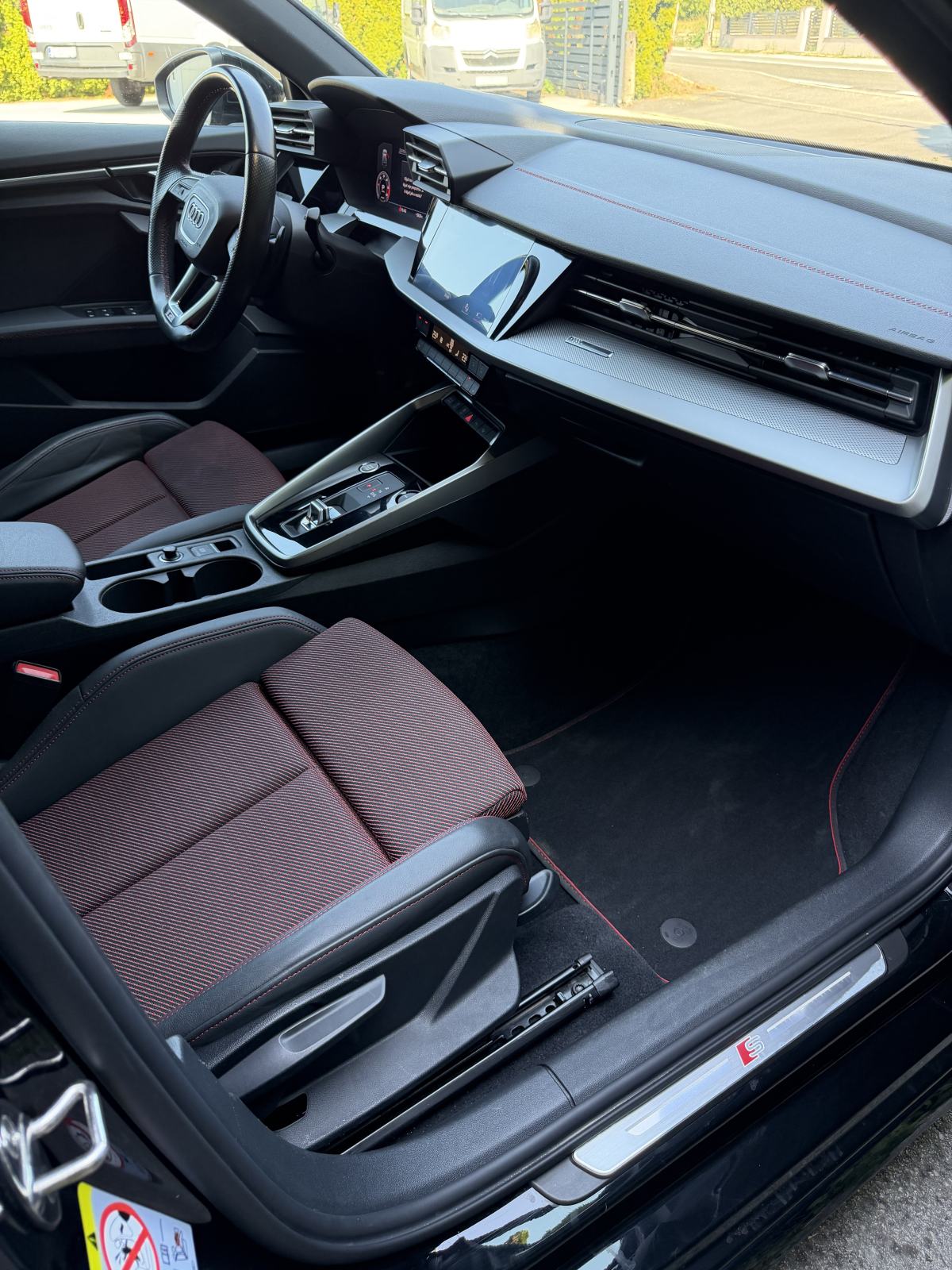 Audi A3 35 TDI SPORTBACK S LINE S TRONIC MATRIX 2 SETA FELGI SERVISNA, fotografija 13