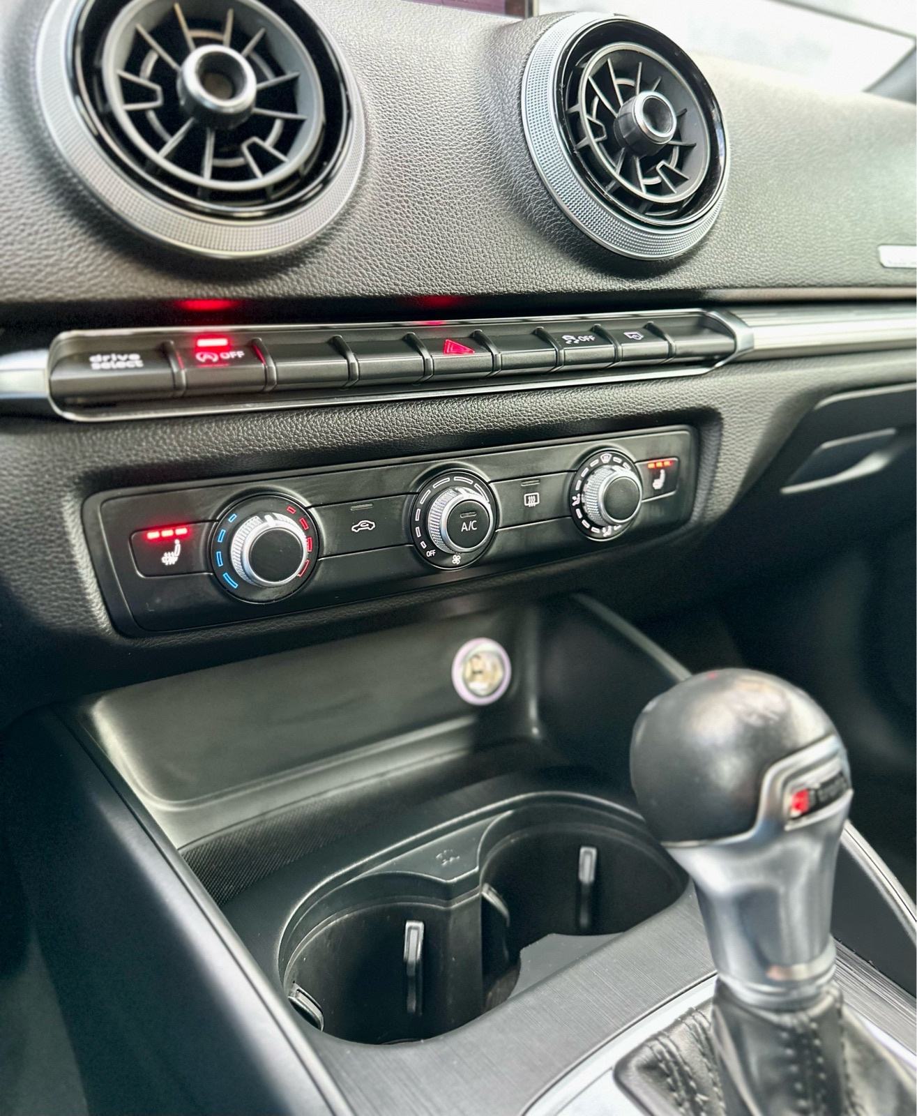 Audi A3 35 TDI S TRONIC SPORT NOVI ZUPČASTI, fotografija 16