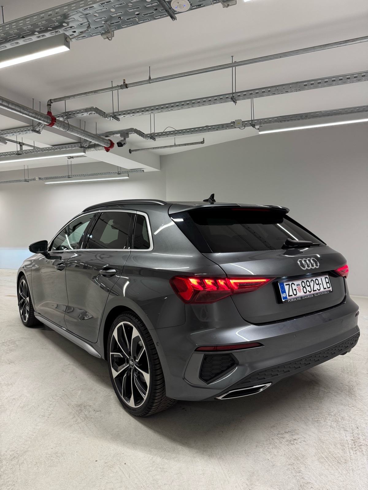 Audi A3 35 TFSI 3xSline Matrix B&O Navi Virtual, fotografija 4