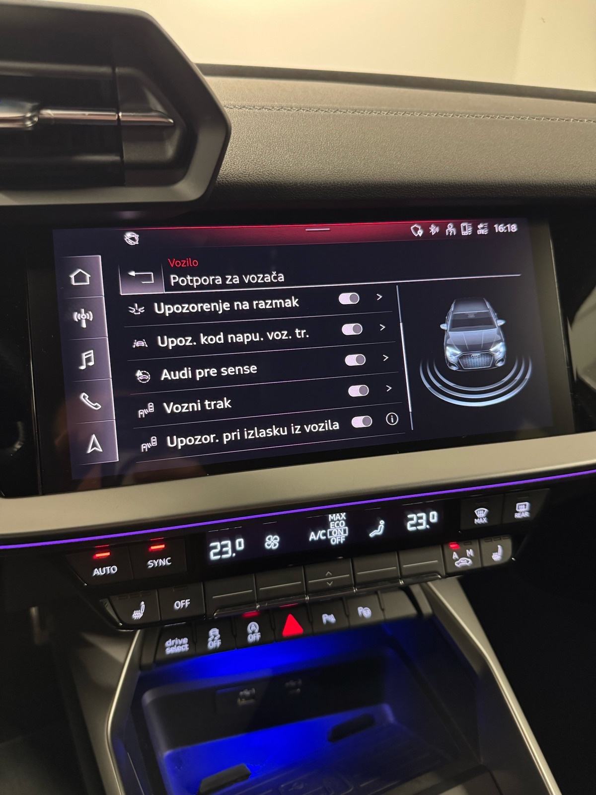 Audi A3 35 TFSI 3xSline Matrix B&O Navi Virtual, fotografija 15