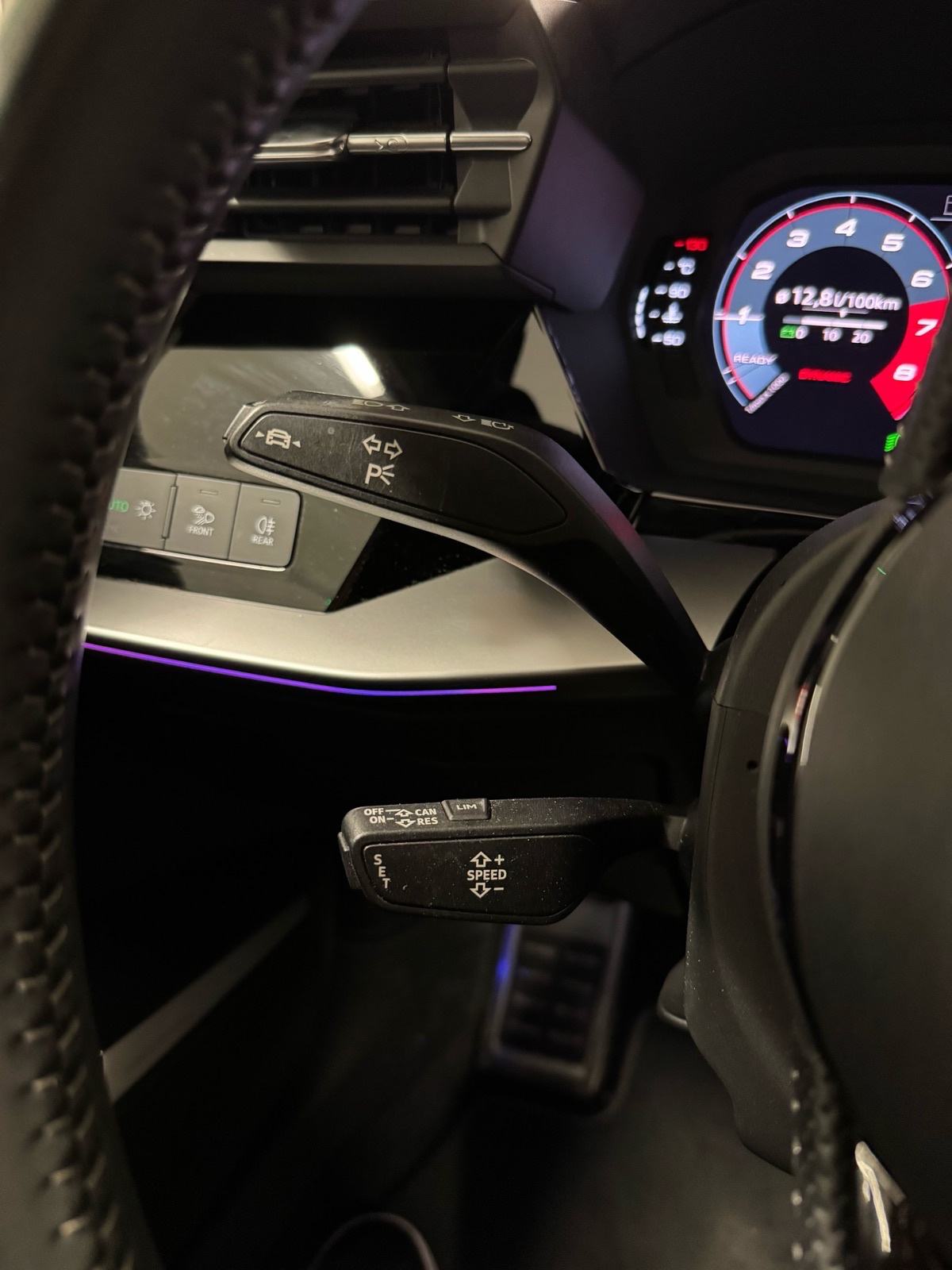Audi A3 35 TFSI 3xSline Matrix B&O Navi Virtual, fotografija 17