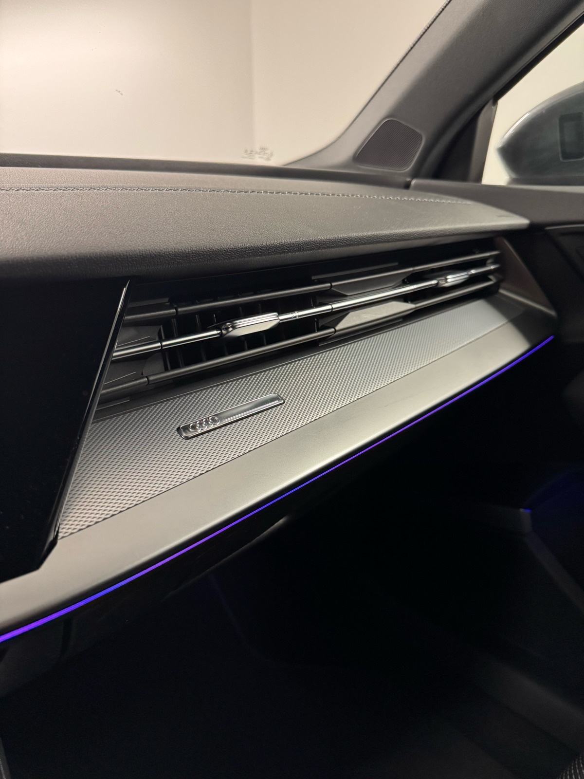 Audi A3 35 TFSI 3xSline Matrix B&O Navi Virtual, fotografija 18