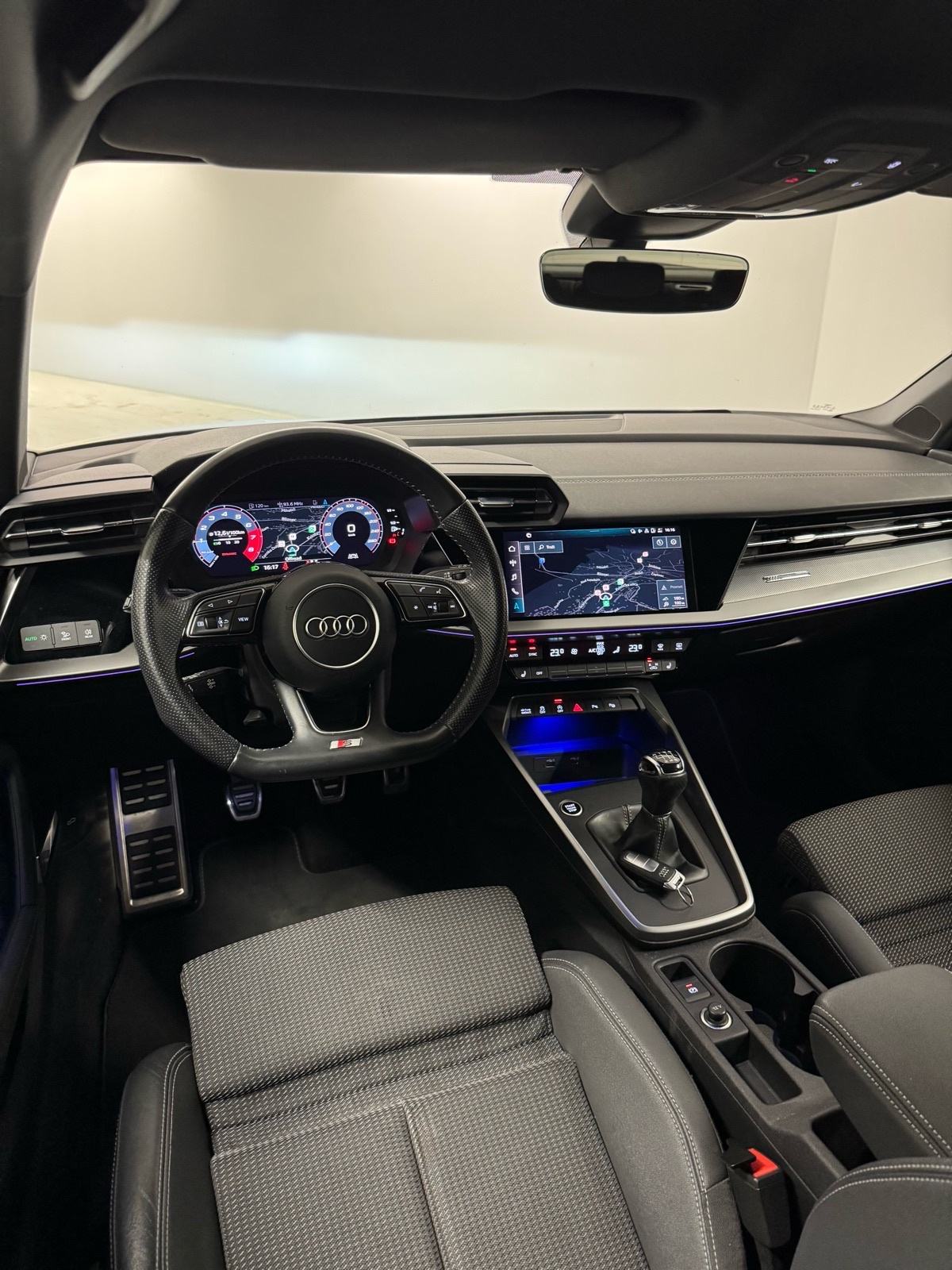 Audi A3 35 TFSI 3xSline Matrix B&O Navi Virtual, fotografija 11