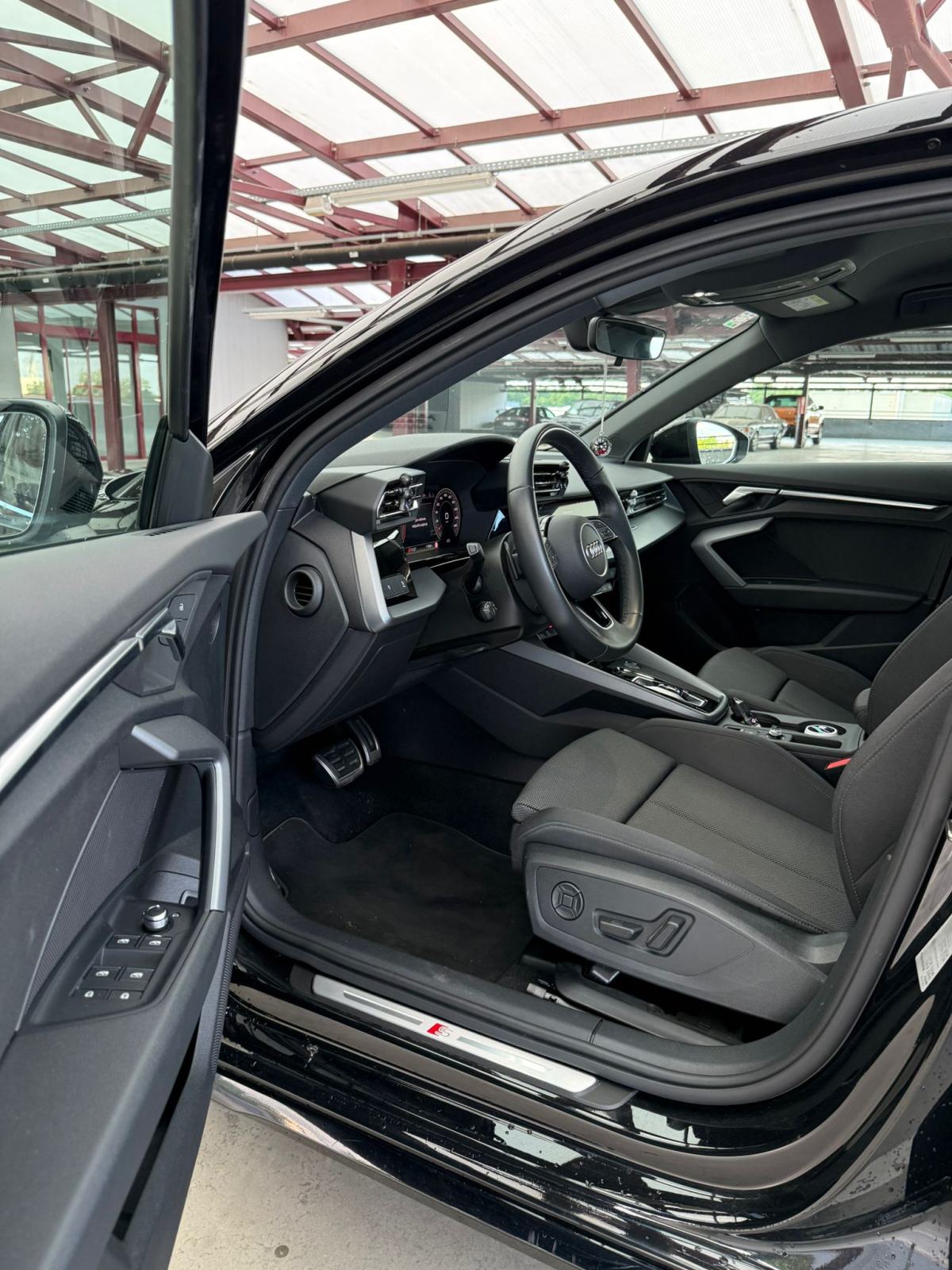 Audi A3 35 TFSI S-Line ,NOVI MODEL, fotografija 11
