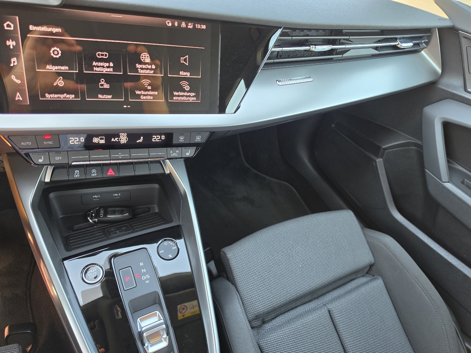 Audi A3 35 TFSI DSG 121TKM,SERV.,NAVI.,MATRIX,KAM,ALU., "S LINE", fotografija 15